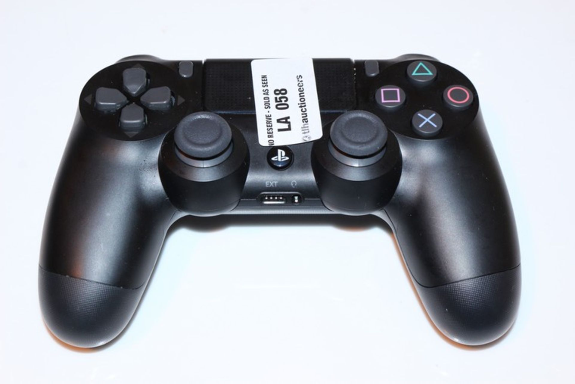 2 x SONY PLAYSTATION 4 WIRELESS GAMES CONTROLLER (16.12.16) *PLEASE NOTE THAT THE BID PRICE IS