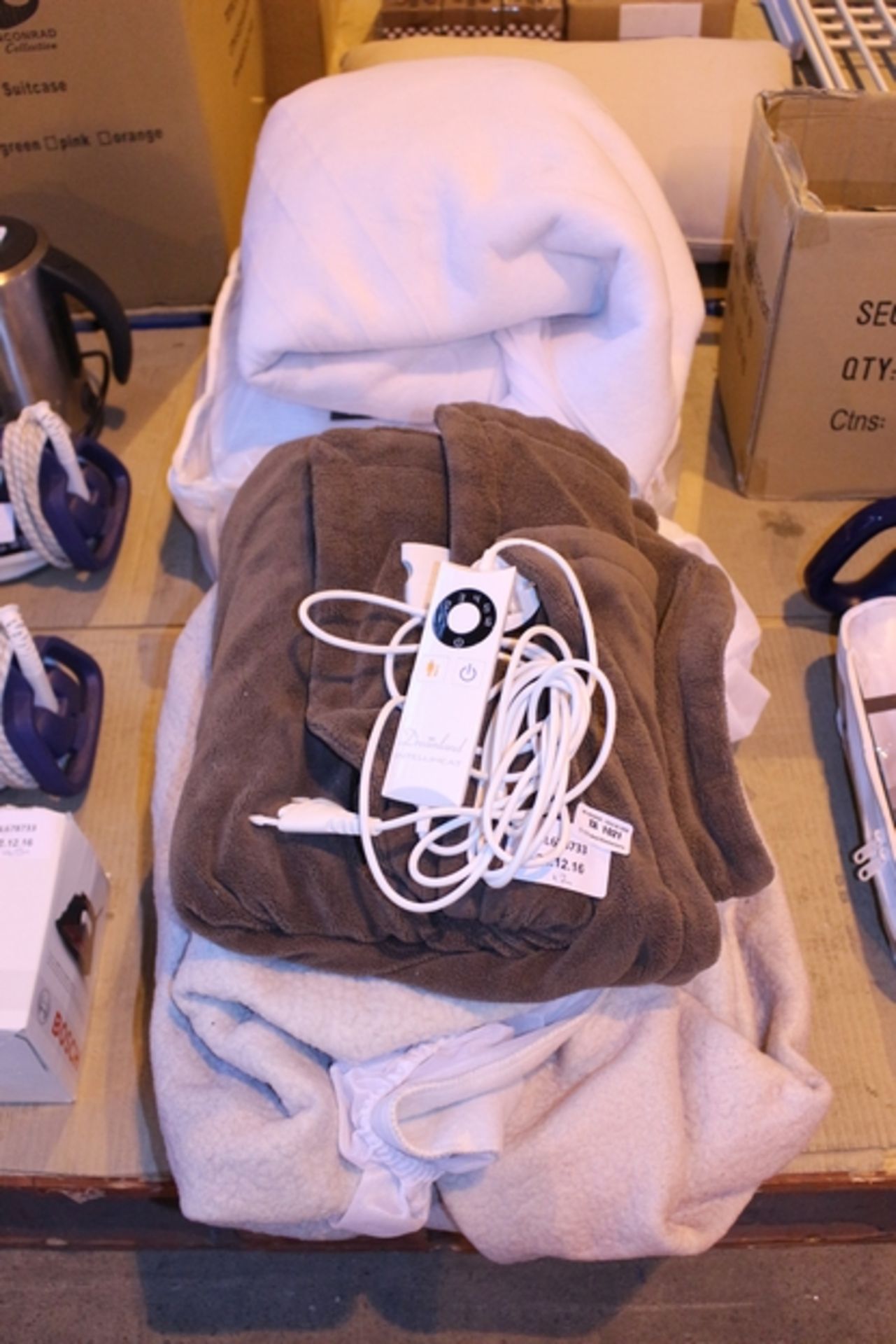 1X LOT TO CONTAIN 4 BAGGED AND UNBAGGED ASSORTED ELECTRIC BLANKETS RRP FROM £20-40 (BL678733)