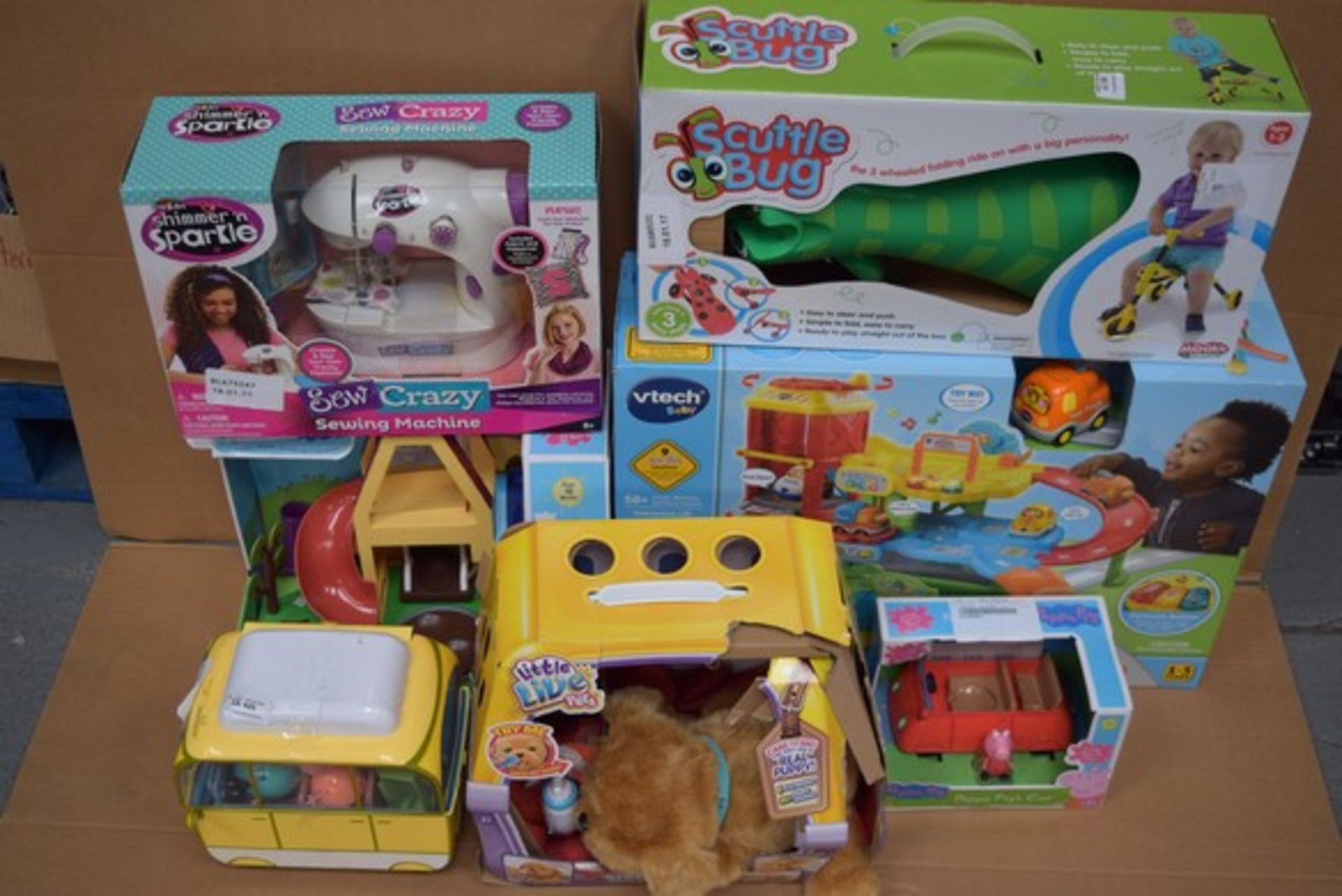 7 x ASSORTED TOYS TO INCLUDE VTECH BABY, TOOT TOOT GARAGE, SCUTTLE BUG, VARIOUS PEPPA PIG TOYS,