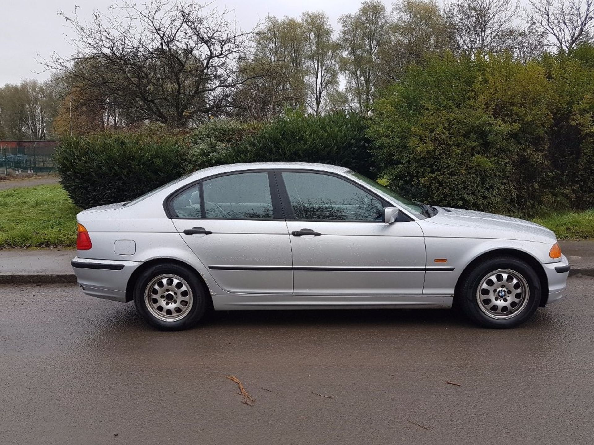 BMW, 3 SERIES 316I SE, V916 GES, 1-9 LTR, PETROL, MANUAL, 4 DOOR SALOON, 151,903 MILES, 15.11.17 MOT - Image 11 of 11