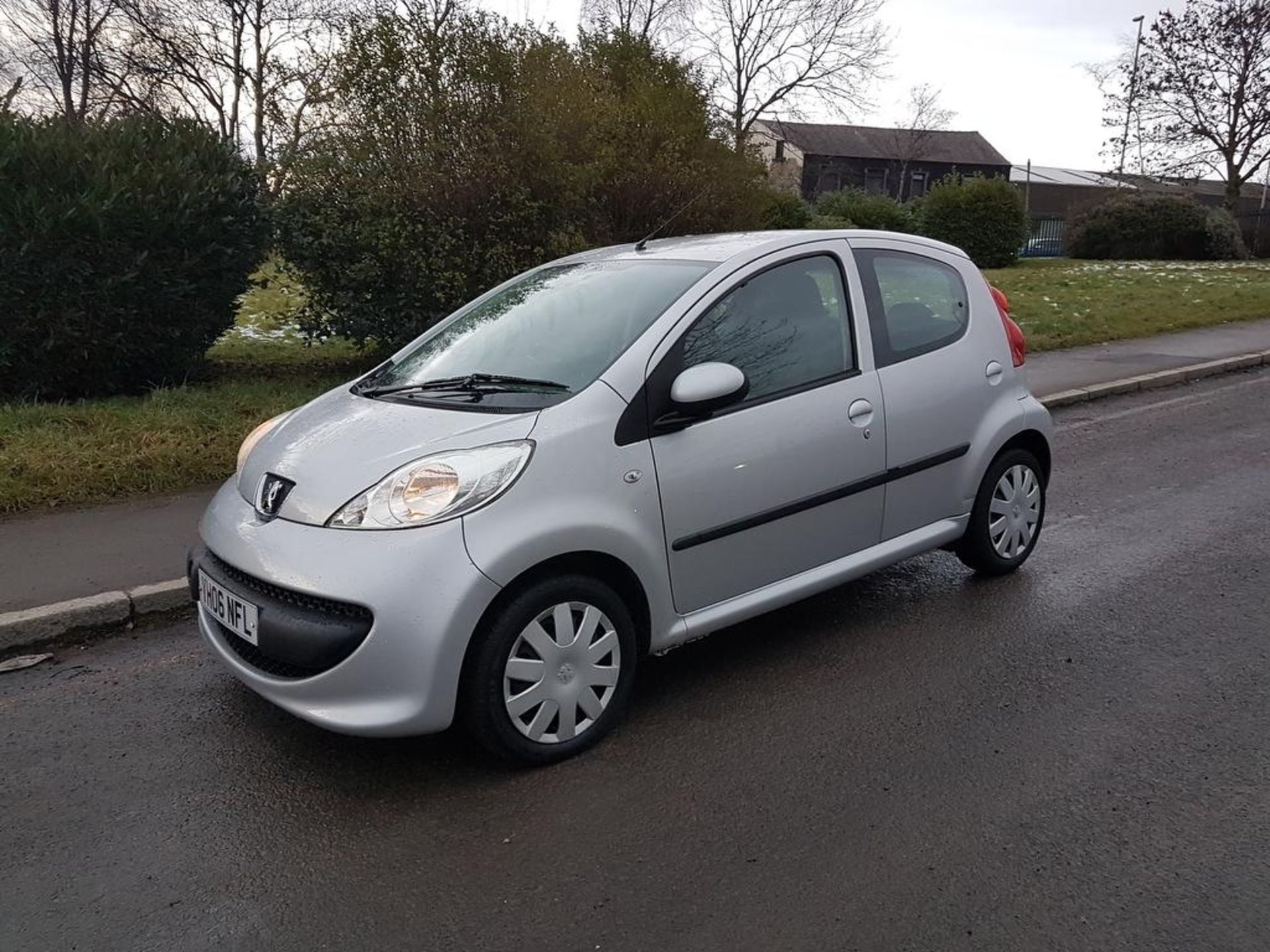 PEUGEOT 107 URBAN 2 TRONIC 2006, REGISTRATION NUMBER YH06 NFL, 1.0 LTR, PETROL, AUTO, 2 DOOR - Image 2 of 11