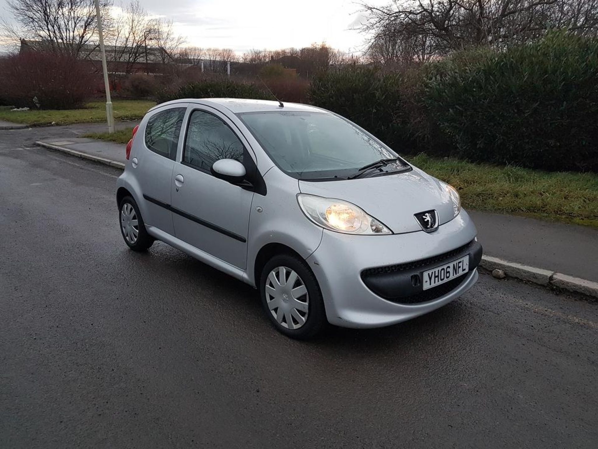 PEUGEOT 107 URBAN 2 TRONIC 2006, REGISTRATION NUMBER YH06 NFL, 1.0 LTR, PETROL, AUTO, 2 DOOR - Image 3 of 11