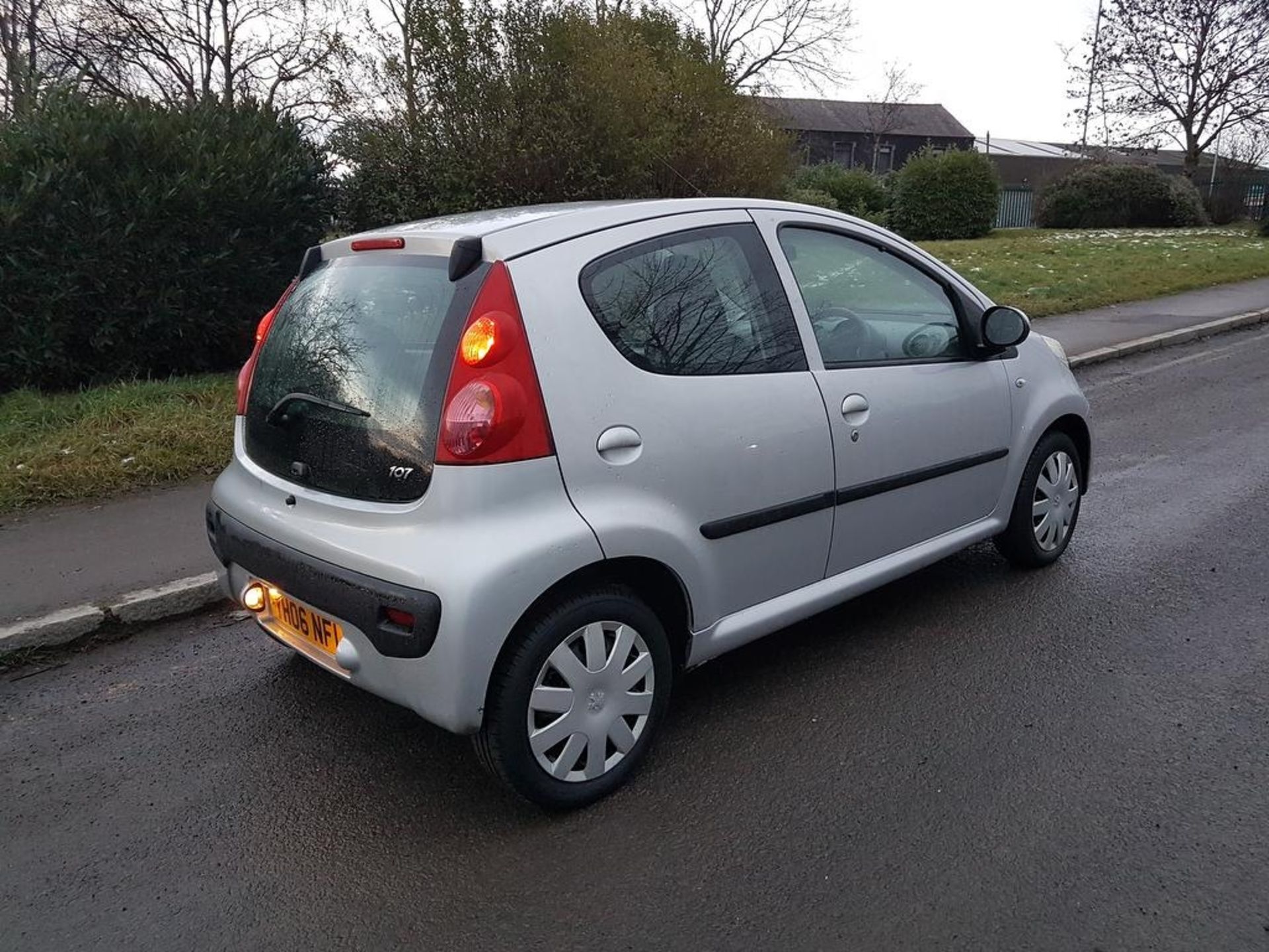 PEUGEOT 107 URBAN 2 TRONIC 2006, REGISTRATION NUMBER YH06 NFL, 1.0 LTR, PETROL, AUTO, 2 DOOR - Image 6 of 11