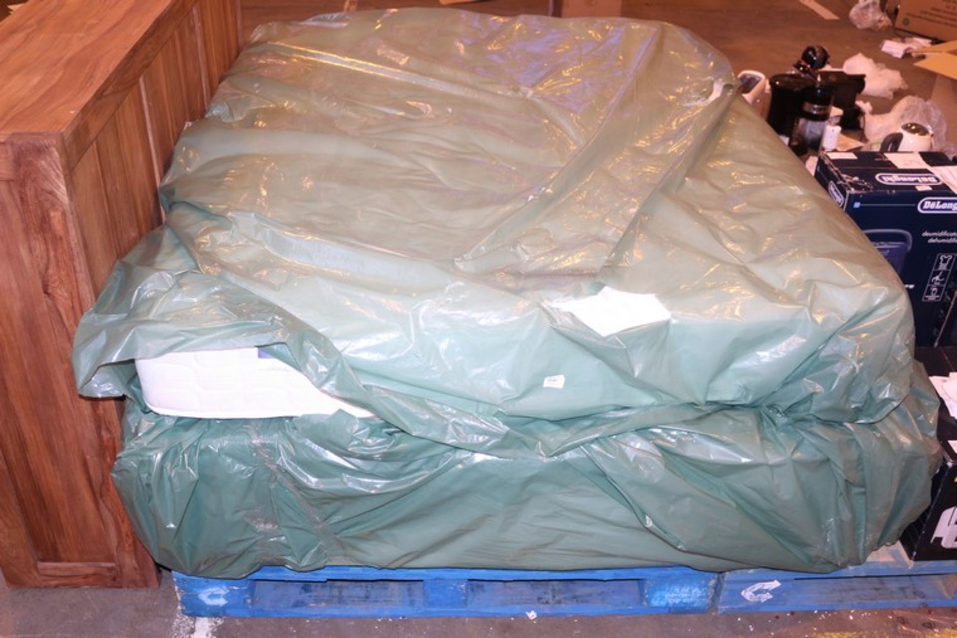 1 x 150CM KINGSIZE DIVAN BED BASE COMPLETE WITH A SILENT NIGHT MIRACOIL DOUBLE SIDED MATTRESS *