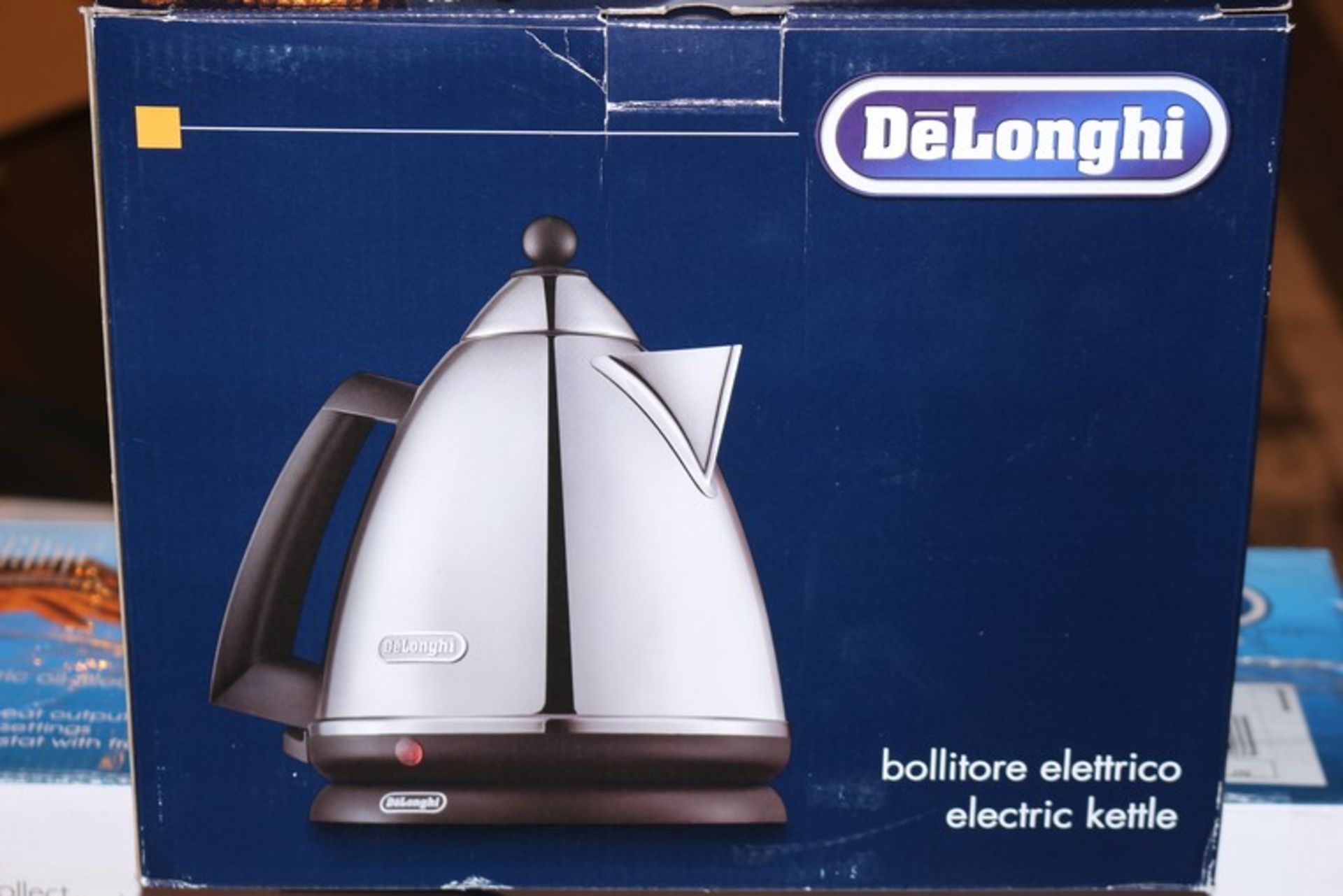 1 x BOXED DELONGHI RAPID BOIL 1.5L CORDLESS JUG KETTLE RRP £50 (17.2.17) *PLEASE NOTE THAT THE BID