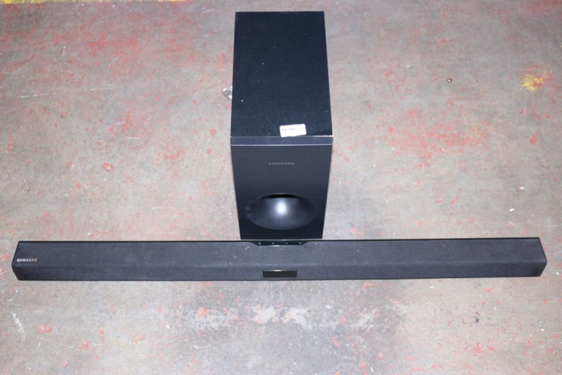 1 x SAMSUNG HWH3-55 SOUND BAR SPEAKER (27.1.17) *PLEASE NOTE THAT THE BID PRICE IS MULTIPLIED BY THE