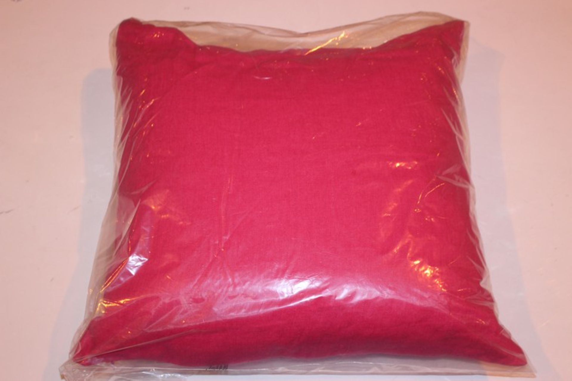 3 x ASSORTED PINK BLUSH SMALL SQUARE SCATTER CUSHIONS RRP £40 (17.2.17) *PLEASE NOTE THAT THE BID