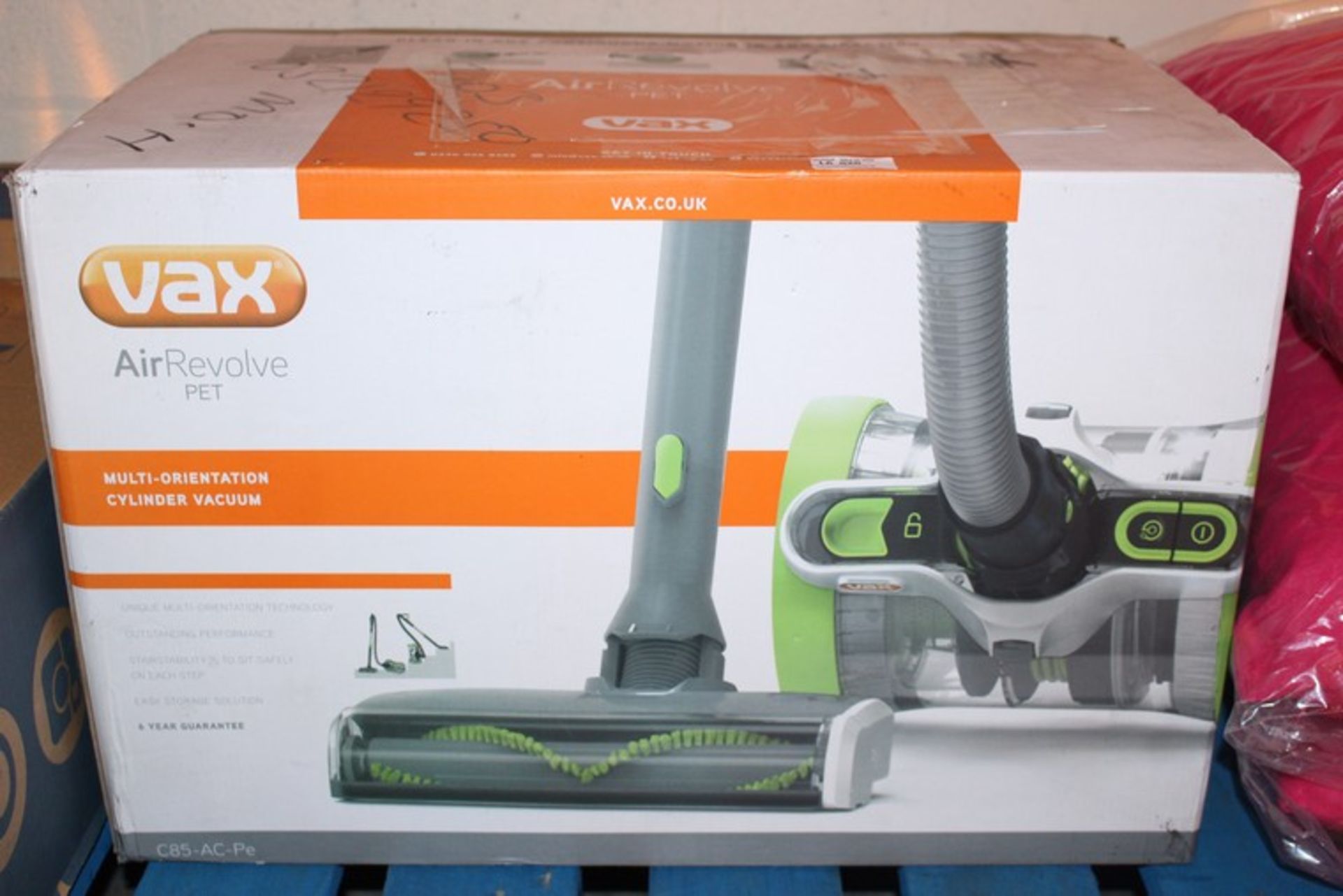 1 x BOXED VAX AIR REVOLVE PET CYLINDER VACUUM CLEANER (23.1.17) *PLEASE NOTE THAT THE BID PRICE IS