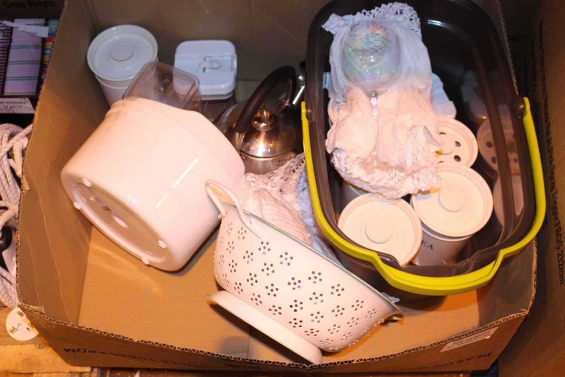 1 x BOX CONTAINING AN ASSORTMENT OF ITEMS TO INCLUDE TEA SUGAR AND COFFEE CANISTERS COLANDERS TEA