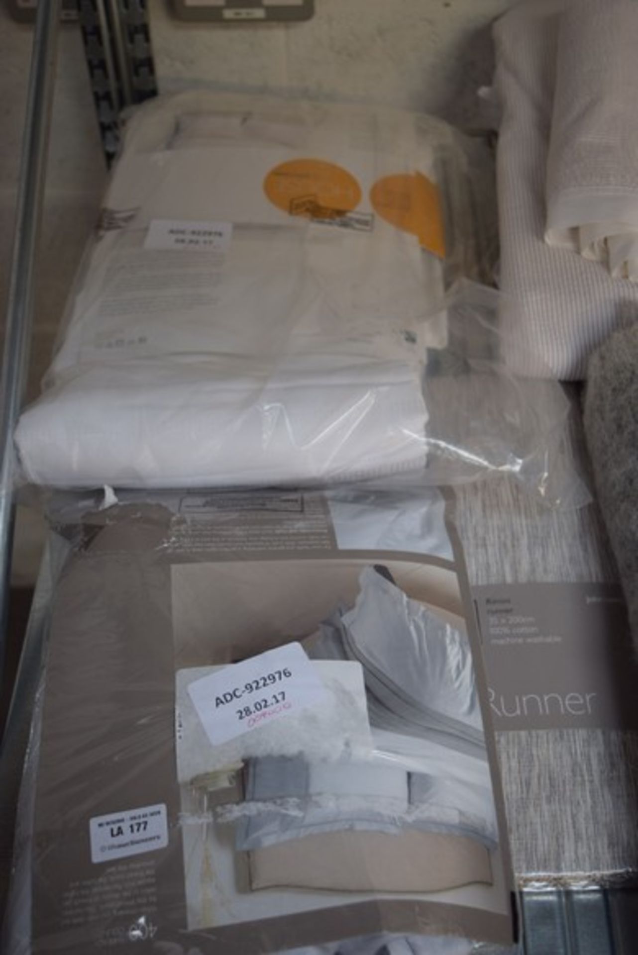 2 x ITEMS TO INCLUDE DESIGNER EGYPTIAN COTTON 40 THREAD COUNT DOUBLE DUVET COVER AND DESIGNER