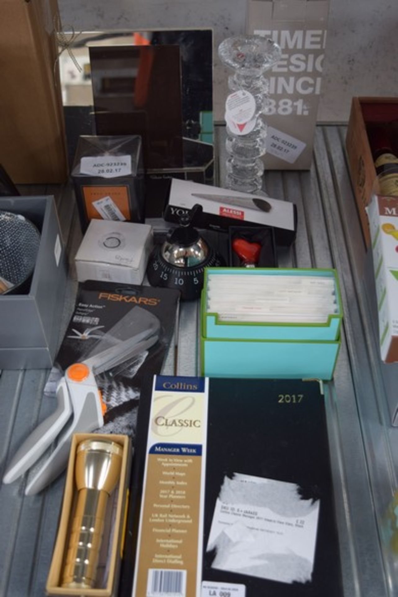 12 x ASSORTED ITEMS TO INCLUDE 1 X BOXED FERRASIVO SEREPINIVA CANDLE HOLDER, KATE SPADE ALL