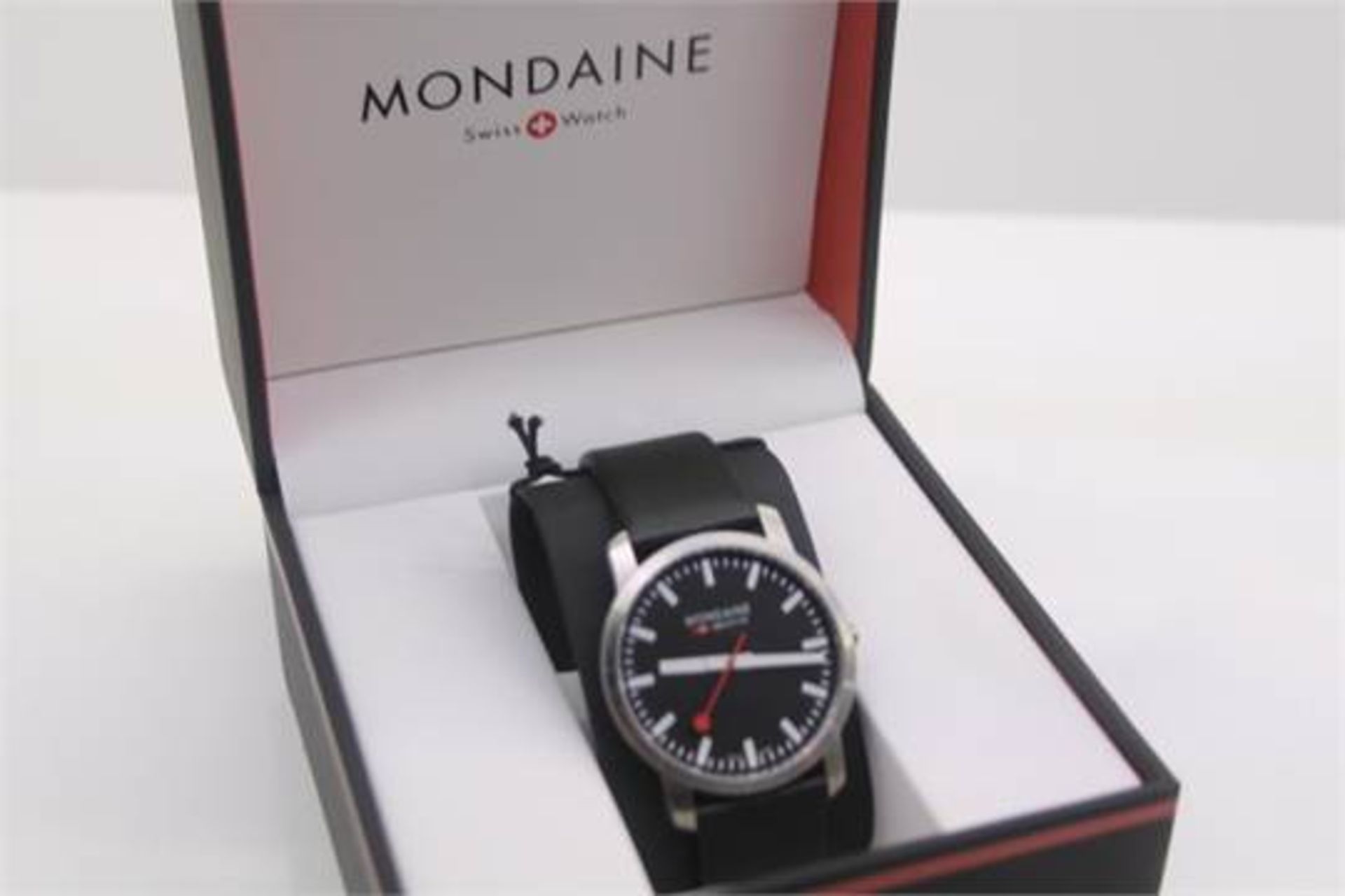 BOXED MONDAINE SWISS MADE LUXURY WRIST WATCH, GENUINE LEATHER STRAP RRP £175 (ADC-9100426)(10.04.