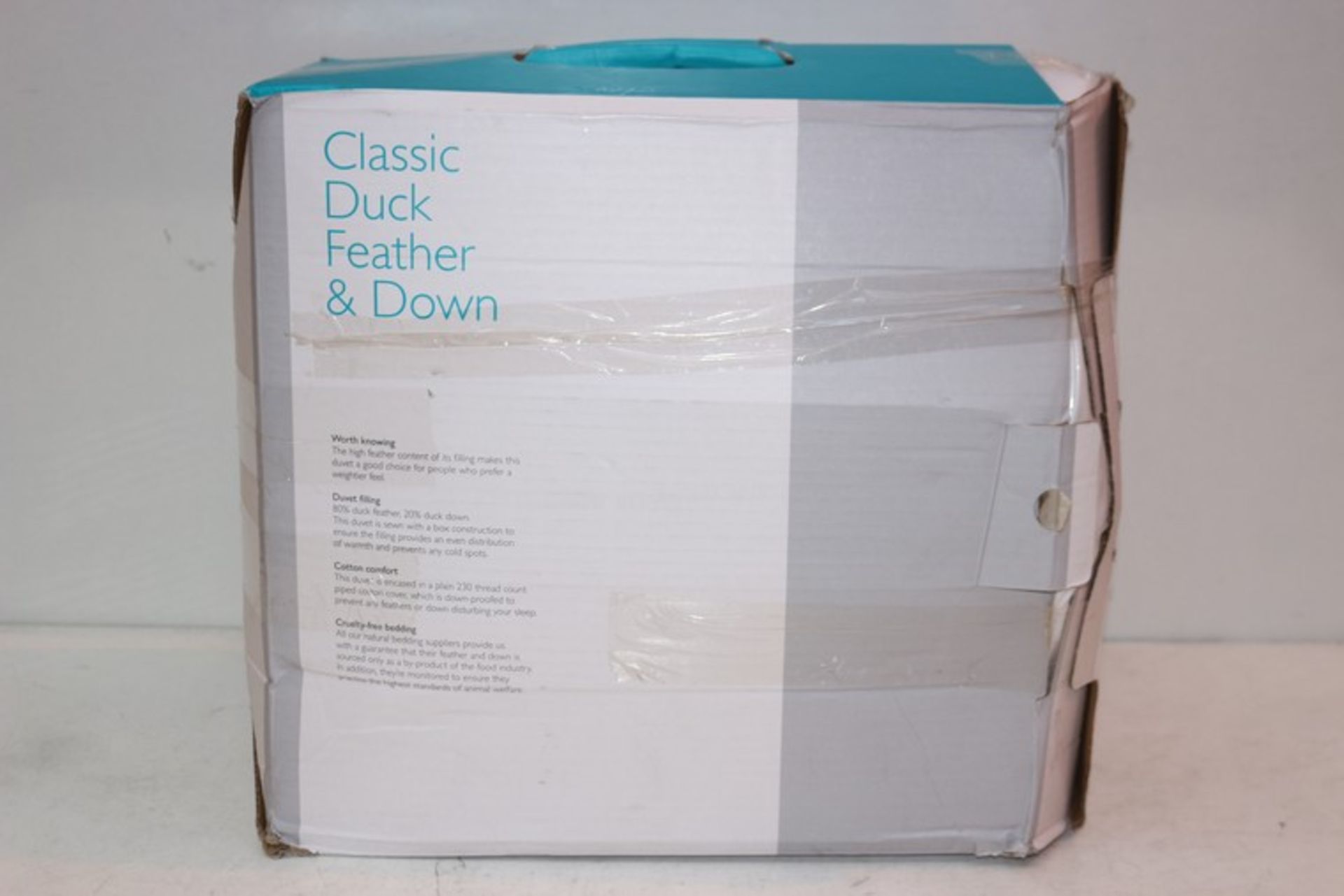 1 x BOXED 10.5TOG CLASSIC DUCK FEATHER AND DOWN DUVET IN KINGSIZE (17.5.17) *PLEASE NOTE THAT THE