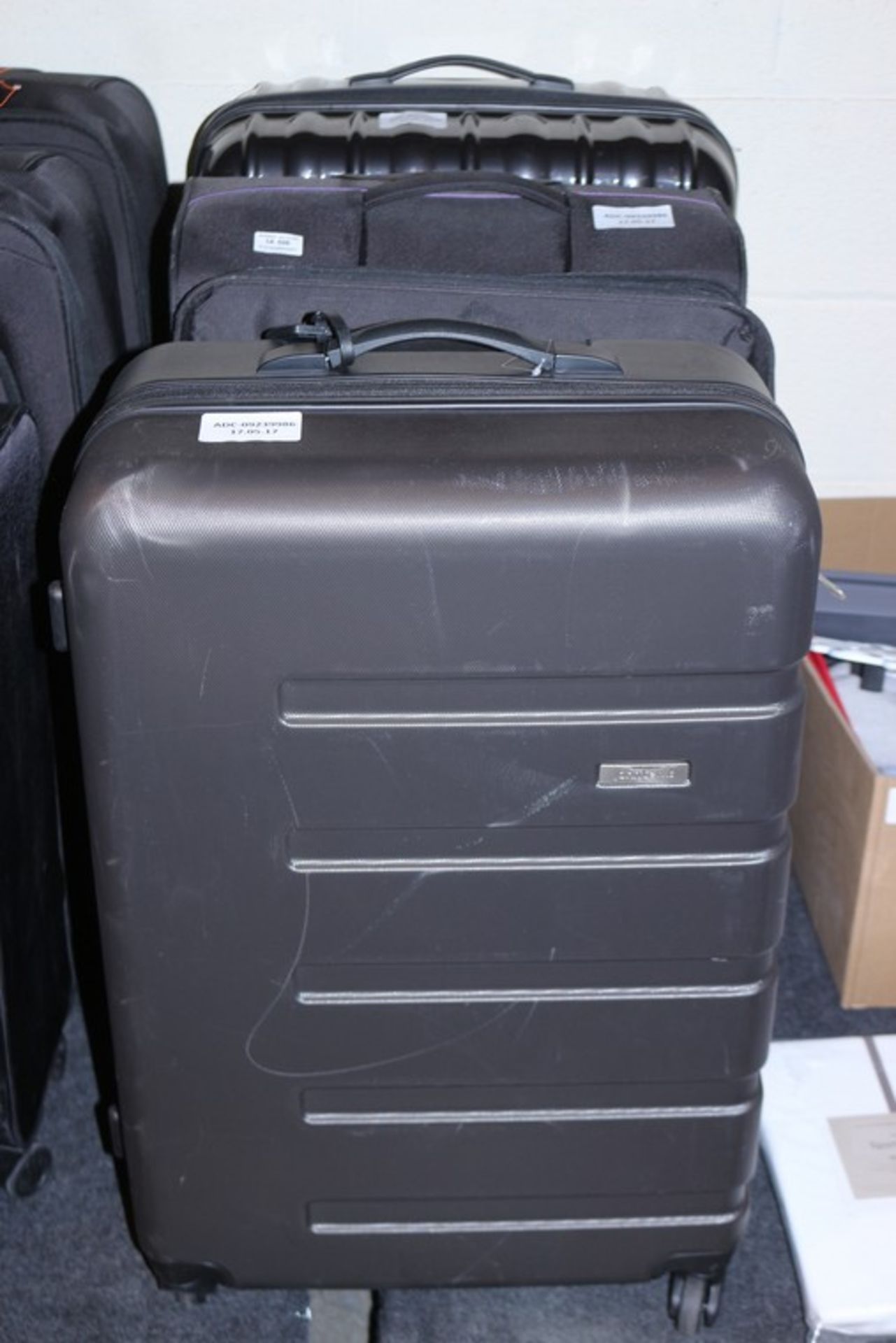 3 x ASSORTED HARD BACK AND SOFT SHELL SUITCASES RRP £60-£70 (17.5.17) *PLEASE NOTE THAT THE BID