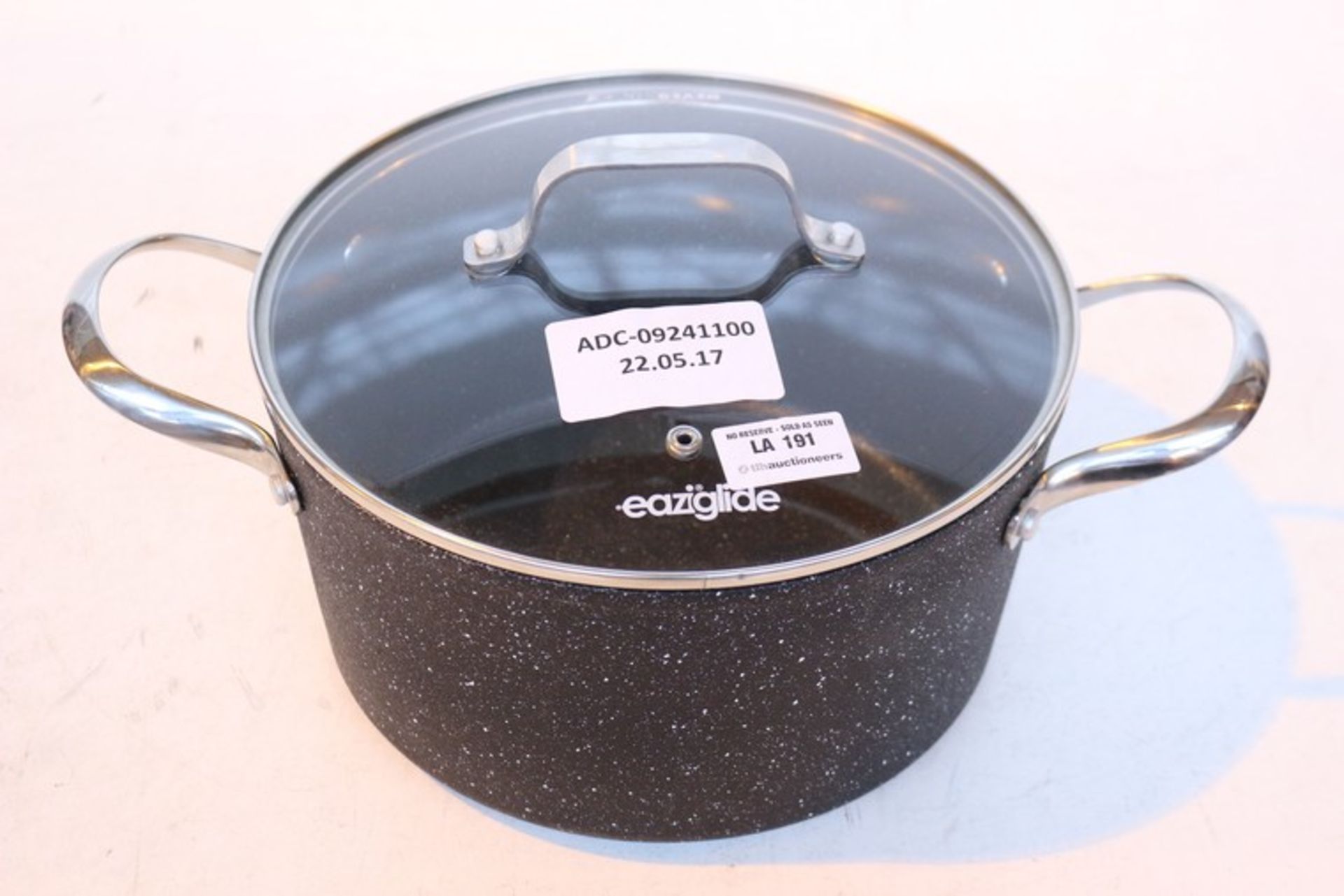 1 x EASY GLIDE NEVER STICK PAN RRP £60 (22.5.17) *PLEASE NOTE THAT THE BID PRICE IS MULTIPLIED BY