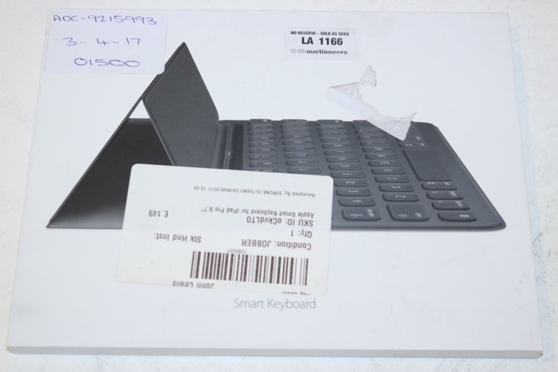 1 x BOXED APPLE PRO SMART KEYBOARD FOR IPAD RRP £150 (03.04.17) *PLEASE NOTE THAT THE BID PRICE IS