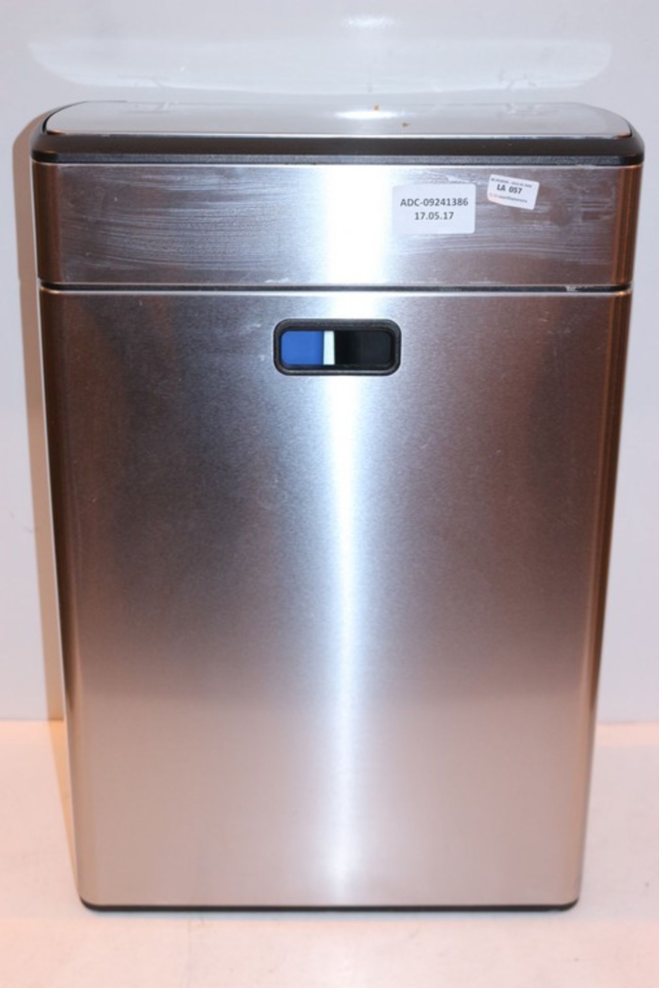 1 x SIMPLE HUMAN STAINLESS STEEL TOUCH BIN RRP £130 (17.5.17) *PLEASE NOTE THAT THE BID PRICE IS