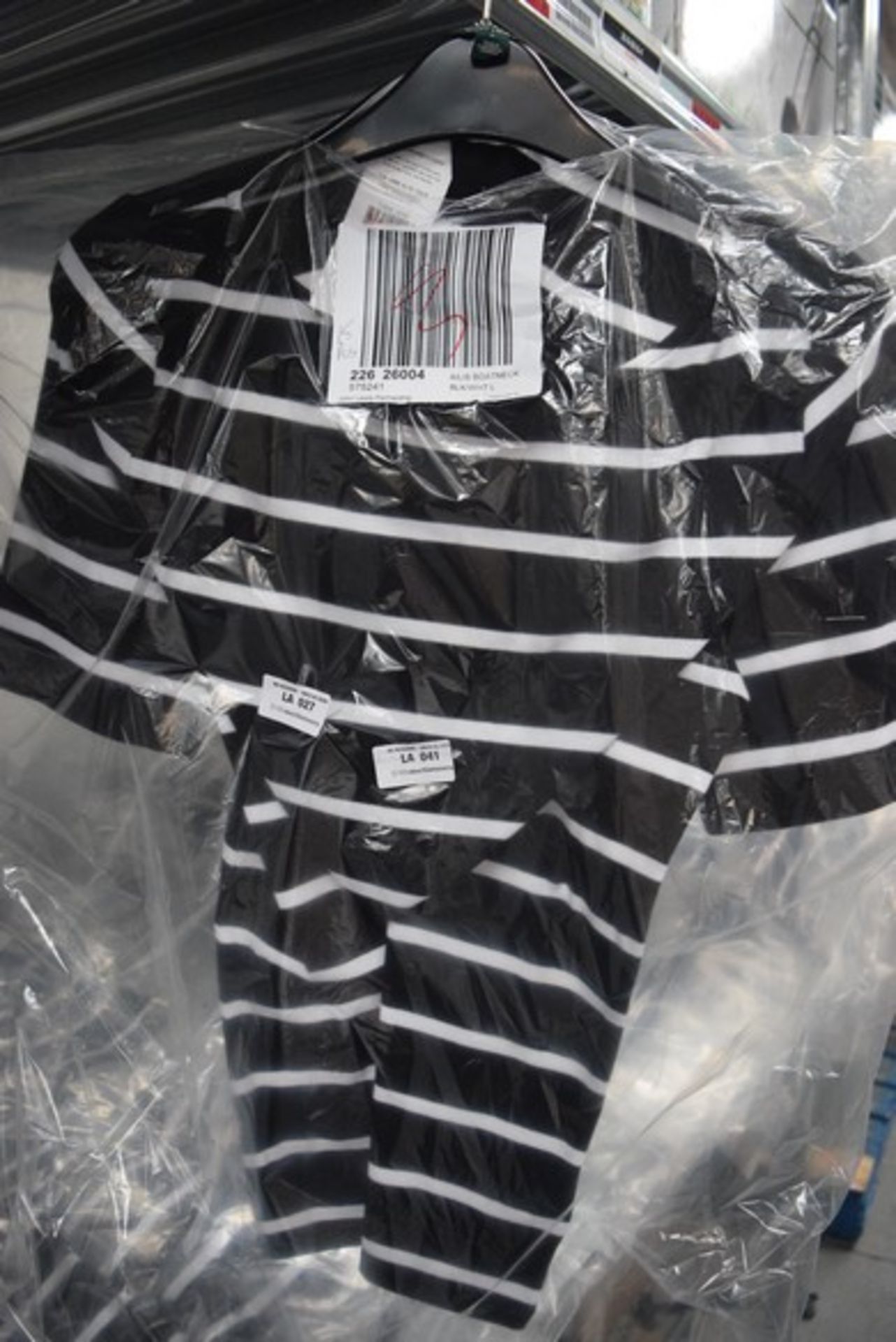 1 x BRAND NEW PACKAGED RALPH LAUREN AILIS BOAT NECK BLACK AND WHITE STRIPE LADIES T-SHIRT SIZE LARGE