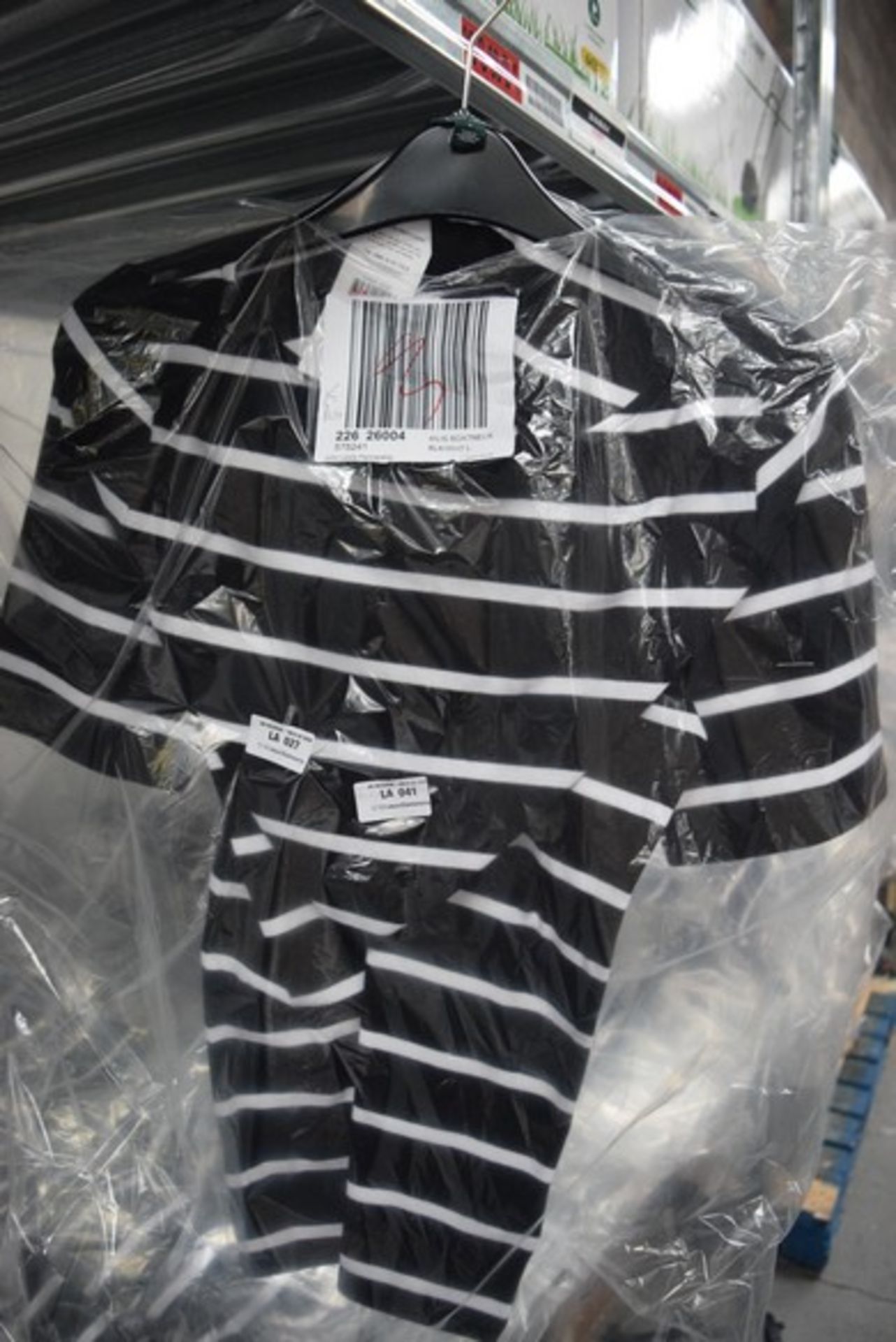 1 x BRAND NEW PACKAGED RALPH LAUREN AILIS BOAT NECK BLACK AND WHITE STRIPE LADIES T-SHIRT SIZE LARGE