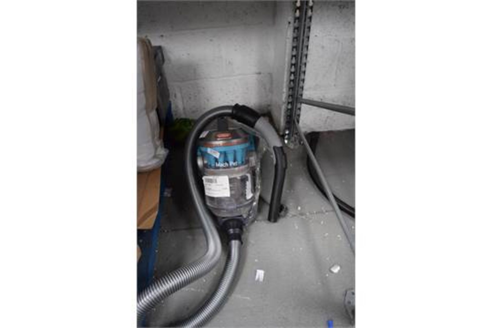 1 x VAX MAX PET VACUUM CLEANER RRP £200 31.05.17 *PLEASE NOTE THAT THE BID PRICE IS MULTIPLIED BY