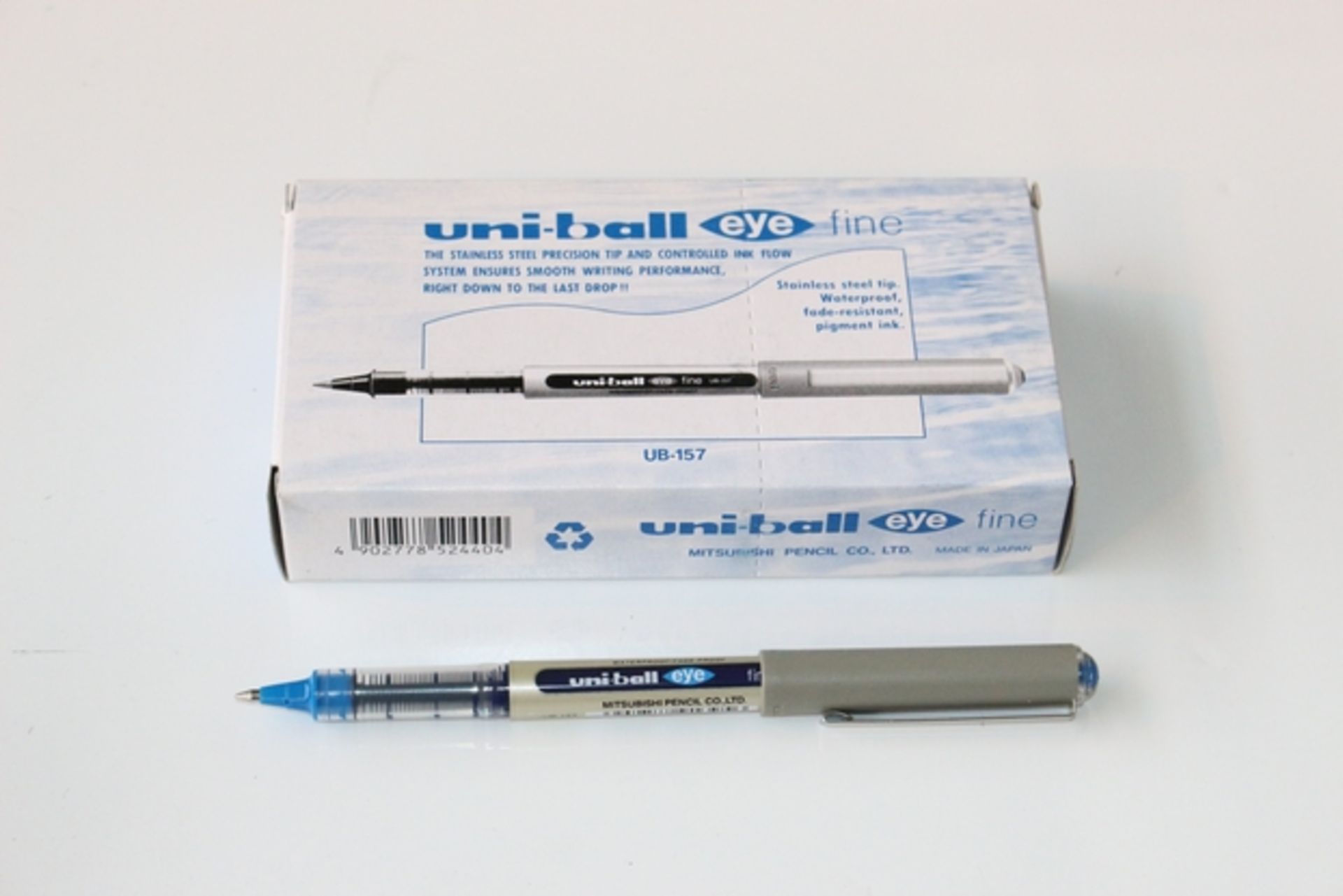 1X LOT TO CONTAIN 32 PACKS OF UNIBALL PENS (AC-STP)