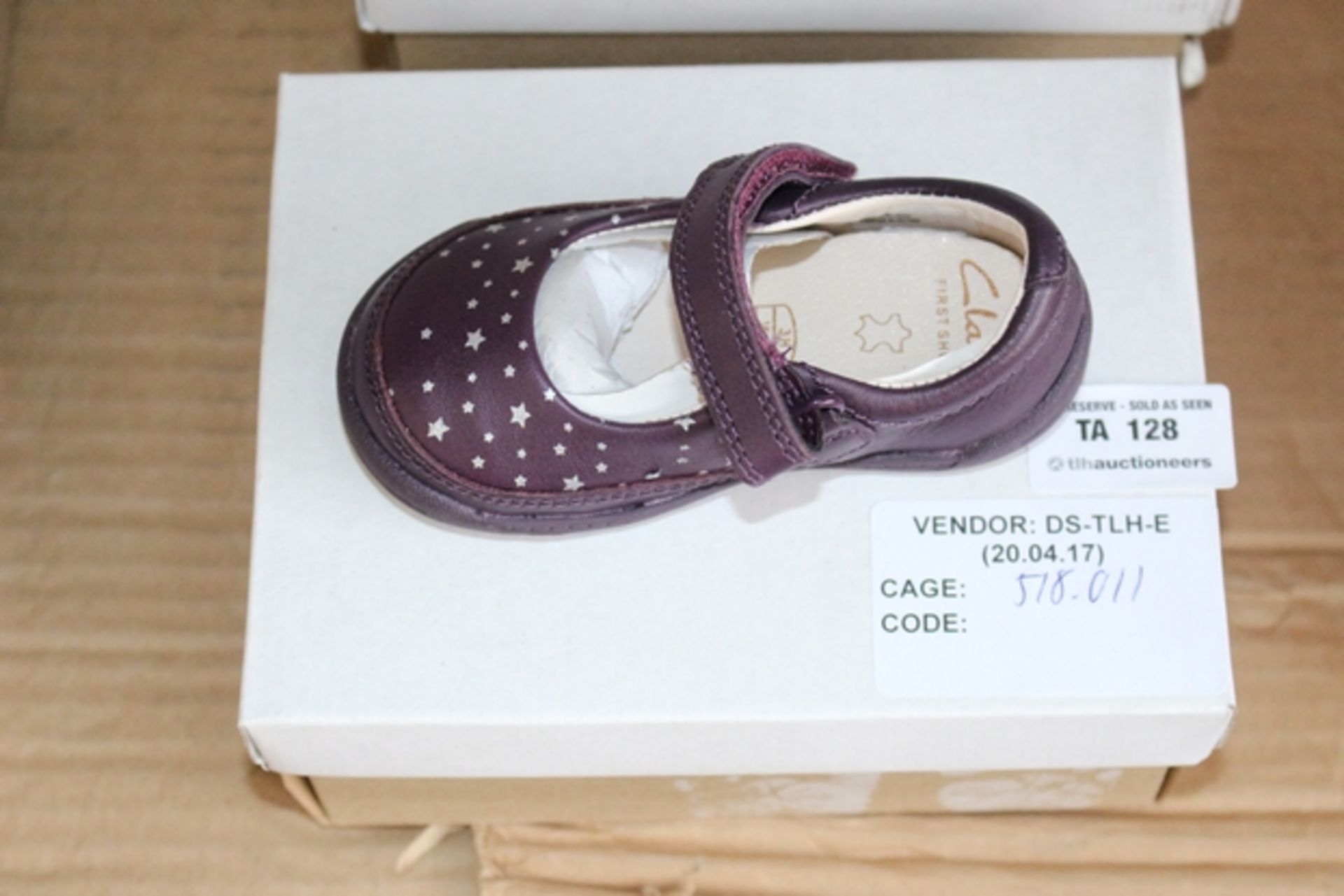 1X BOXED UNUSED PAIR OF CLARKES CHILDREN'S SHOES SIZE 3H RRP £30 (DS-TLH-E) (518.011)