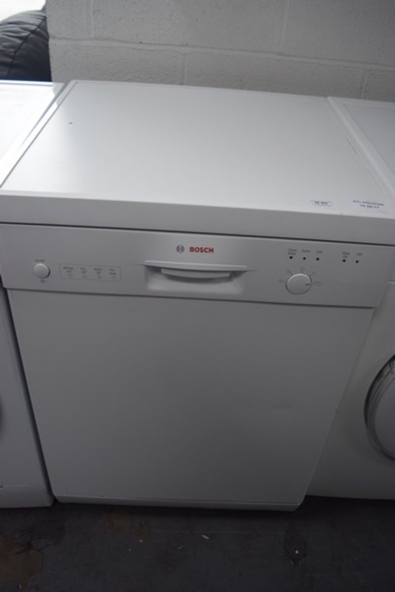 1 x BOSCH FREESTANDING DISHWASHER SMS50T2GB RRP £300 16/06/17 *PLEASE NOTE THAT THE BID PRICE IS