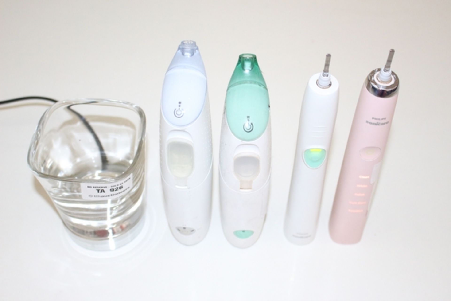 4 x ASSORTED ELECTRIC TOOTHBRUSH *PLEASE NOTE THAT THE BID PRICE IS MULTIPLIED BY THE NUMBER OF