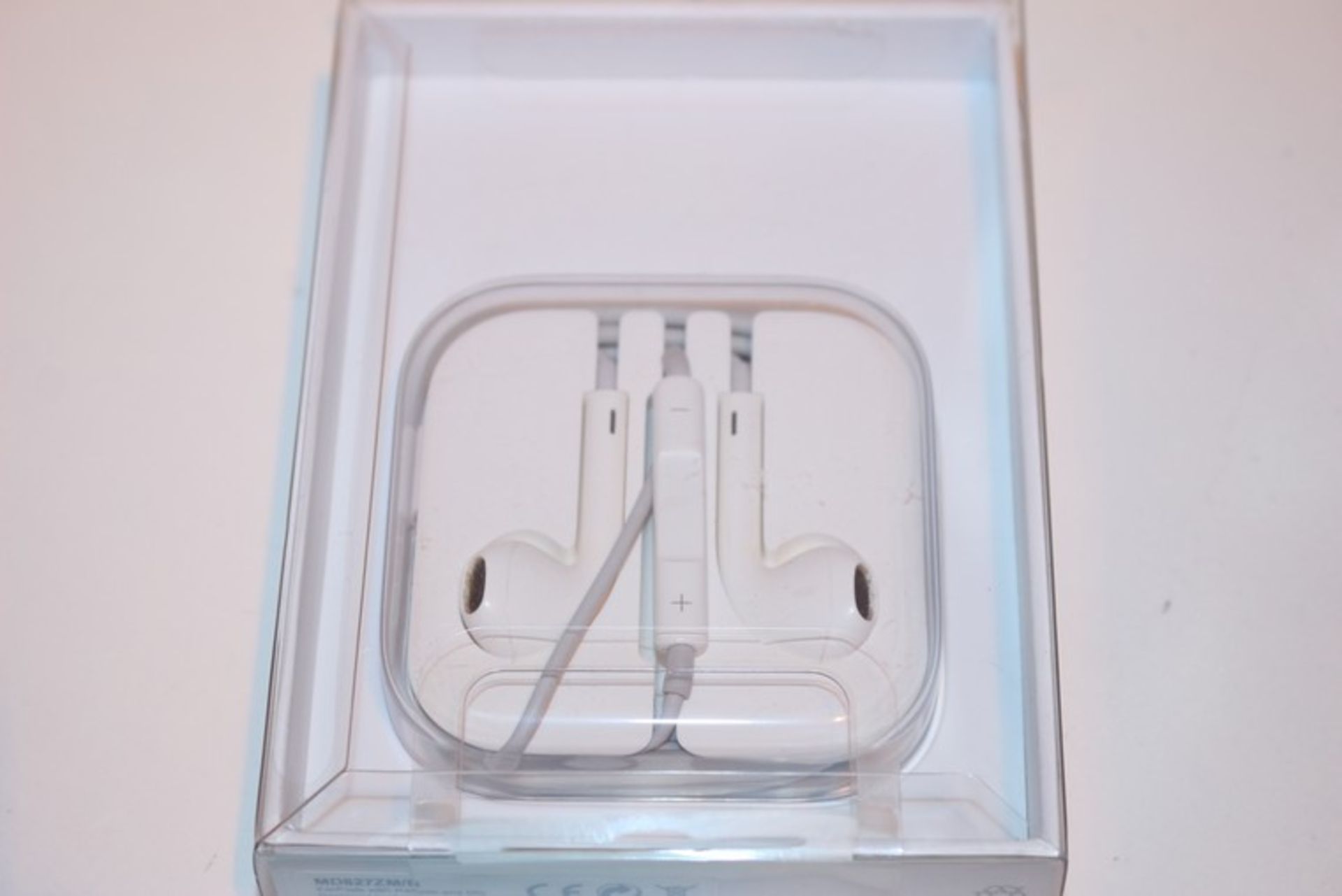 2 x BOXED PAIR OF APPLE EARPODS (18.7.17) *PLEASE NOTE THAT THE BID PRICE IS MULTIPLIED BY THE