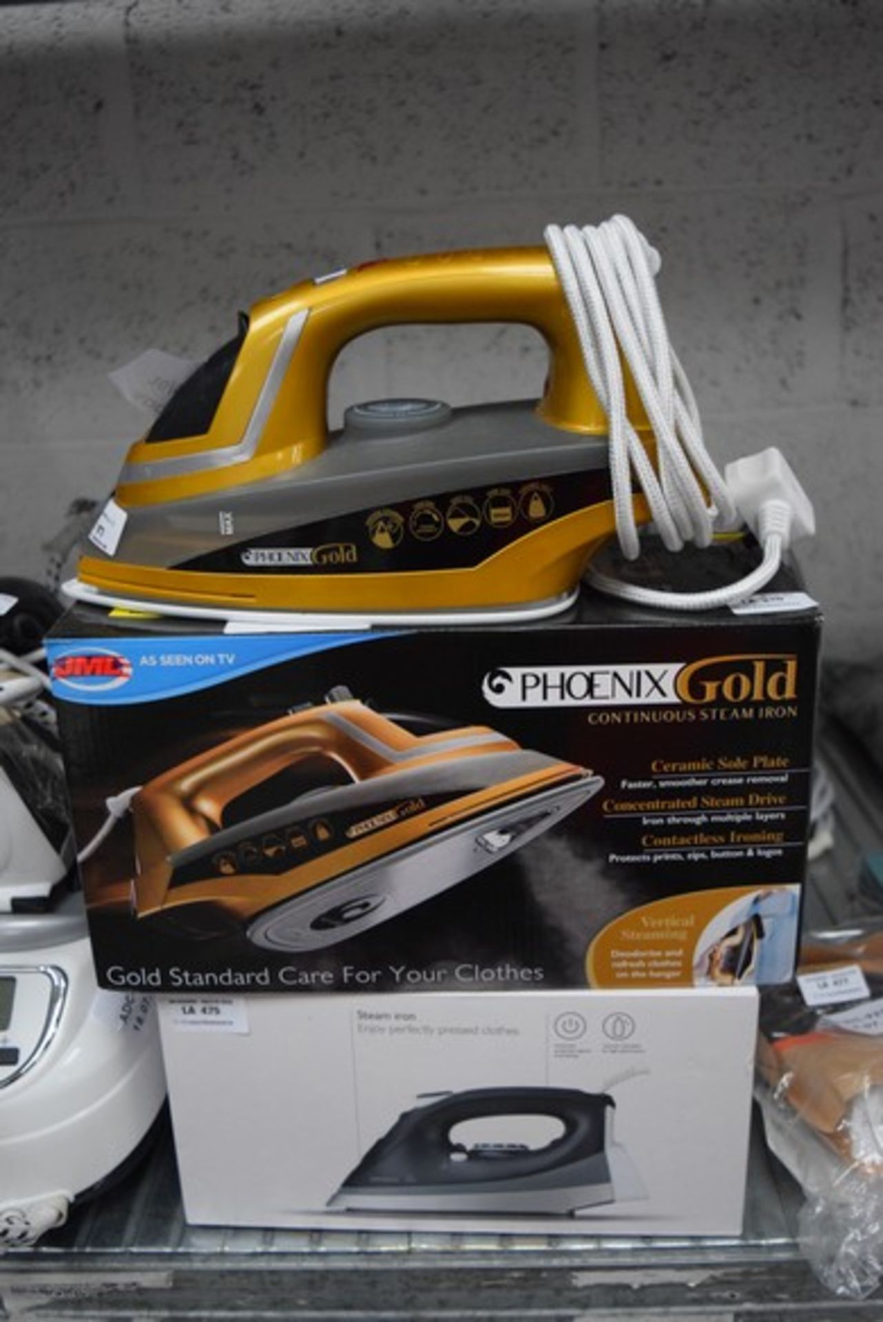 1 x BOXED PHOENIX GOLD CERAMIC SOLE PLATE STEAM IRON RRP £40 10/07/17 *PLEASE NOTE THAT THE BID
