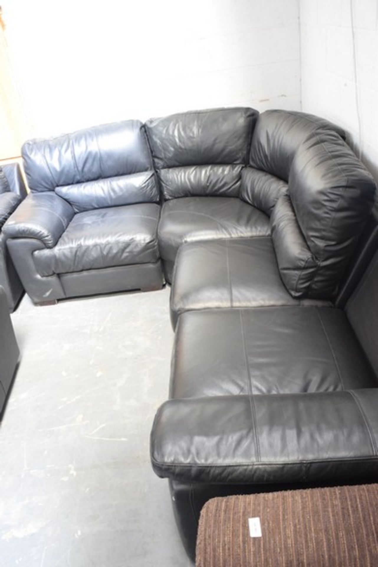 1 x L-SHAPED BLACK FAUX LEATHER SOFA RRP £1200 17.05.17 *PLEASE NOTE THAT THE BID PRICE IS