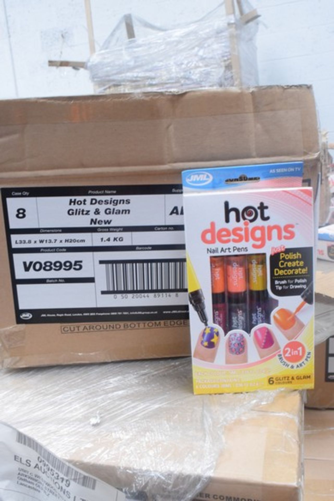 1 x BOX OF 8 PACKS OF HOT DESIGNS GLITZ AND GLAM NAIL ART PENS RRP £10 PER PACK *PLEASE NOTE THAT