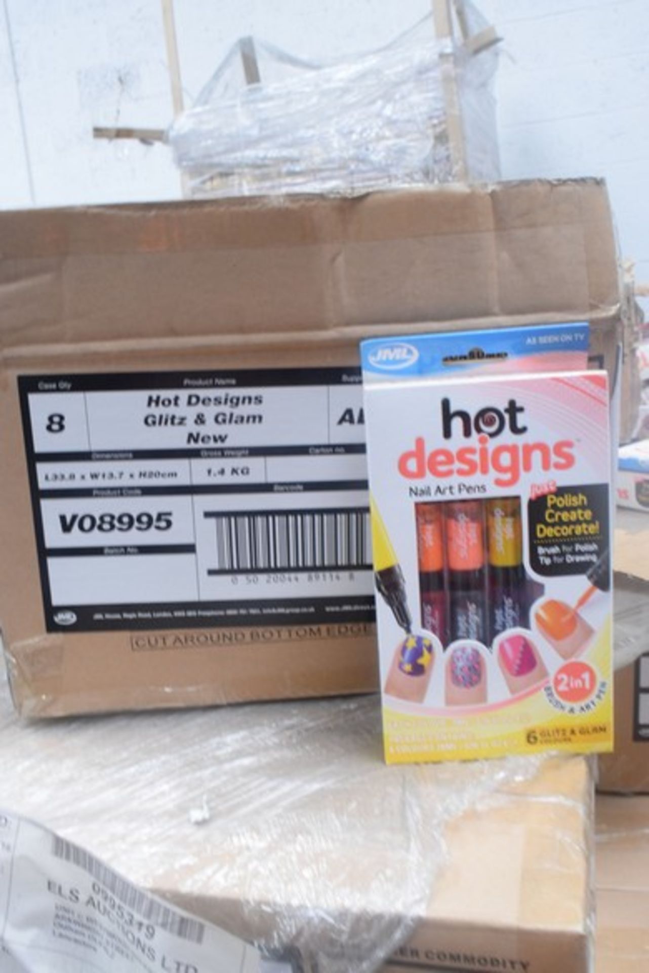 1 x BOX OF 8 PACKS OF HOT DESIGNS GLITZ AND GLAM NAIL ART PENS RRP £10 PER PACK *PLEASE NOTE THAT