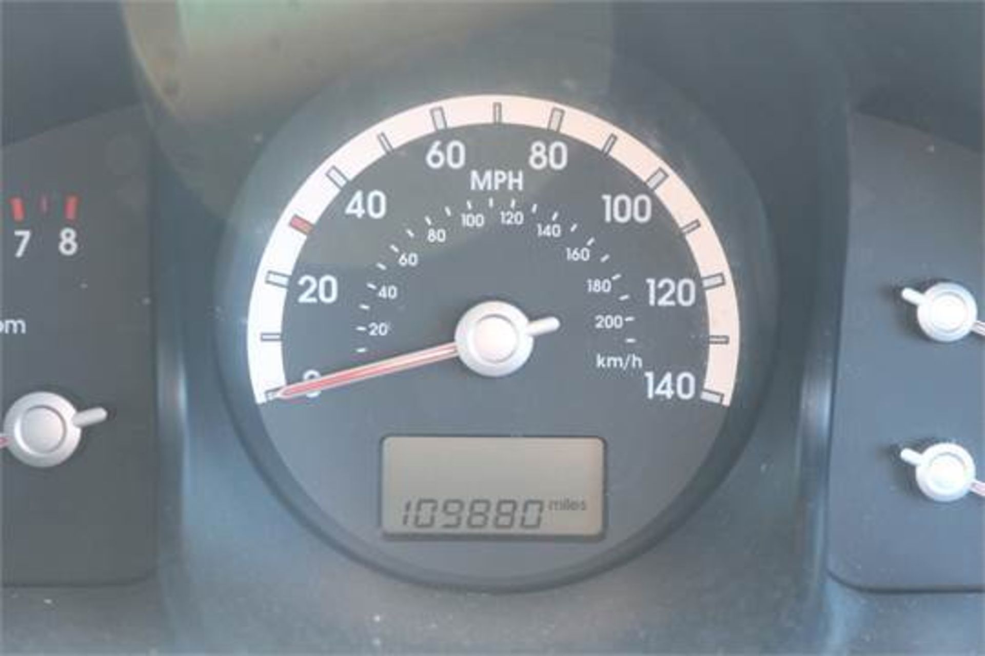 KIA, SPORTAGE XS, FV05 RNJ, 2-0 LTR, PETROL, MANUAL, 5 DOOR SUV, 13.06.2005, CURRENT RECORDED - Image 12 of 16