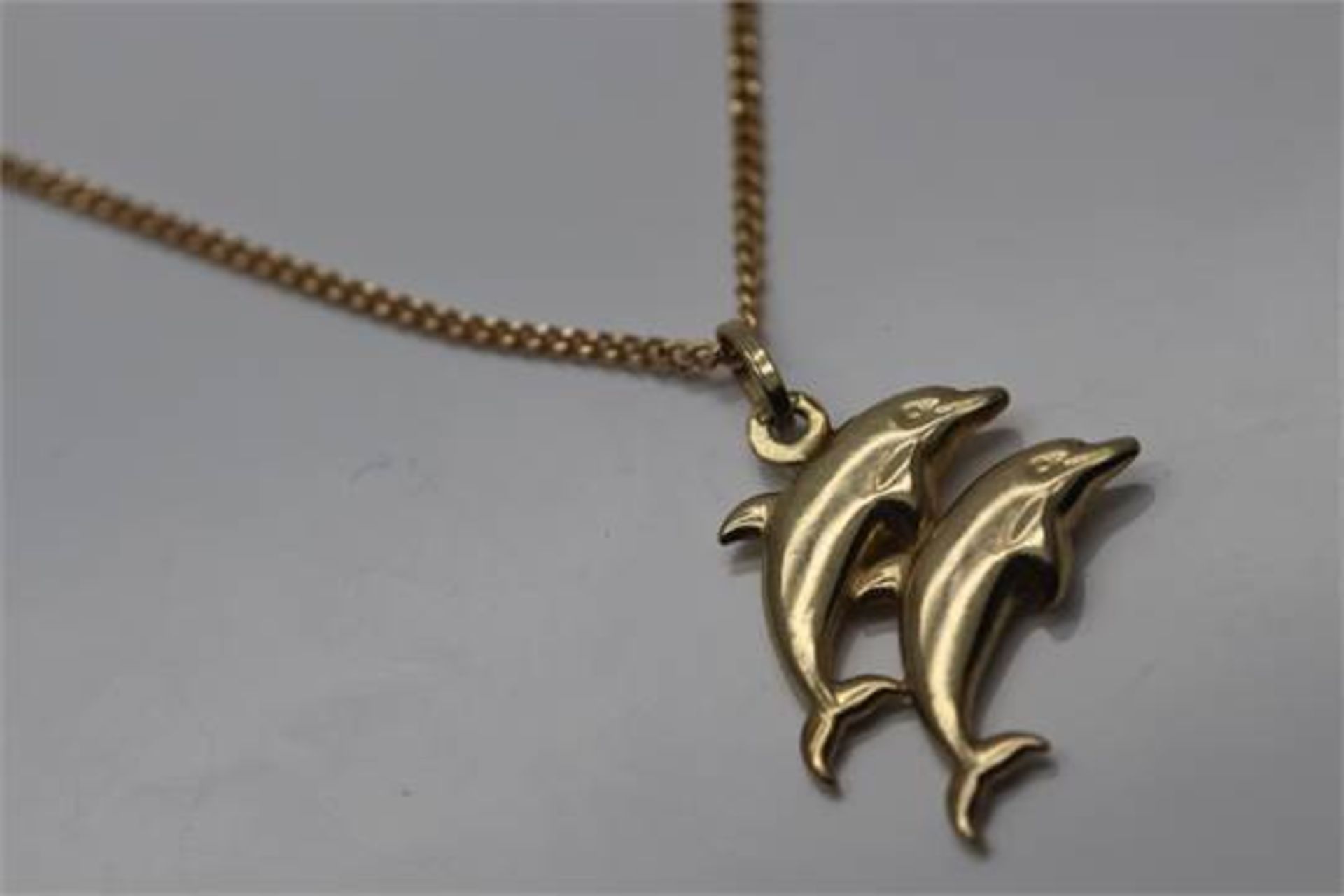 9CT YELLOW GOLD DOLPHIN NECKLACE (A123)