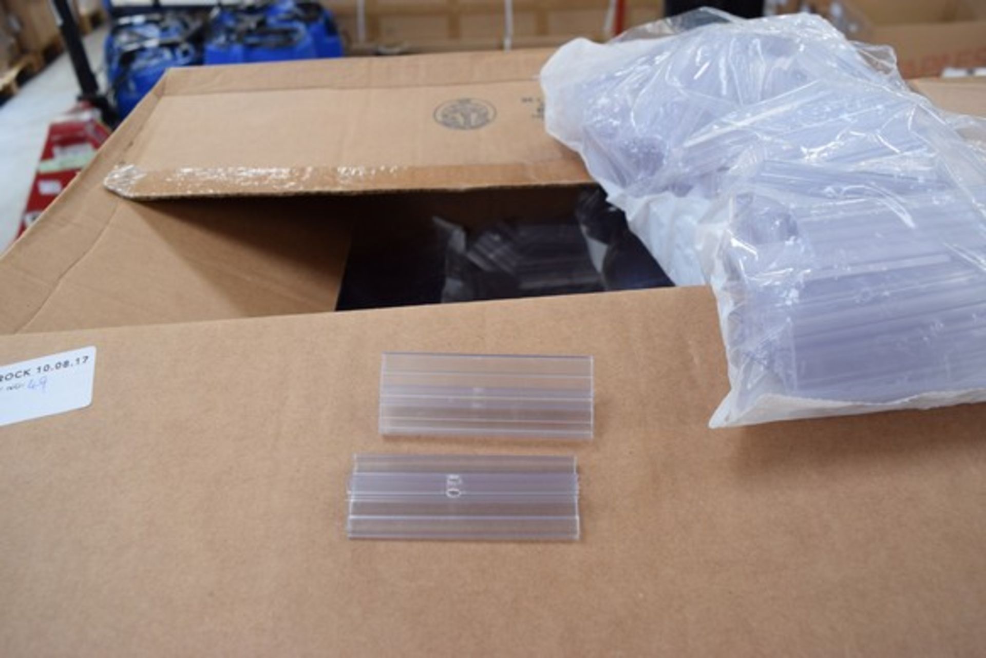 2 x BOXES CONTAINING (7 PACKS) OF PLASTIC DISPLAY CLIPS FOR RACKING RRP £7 A BOX 10.08.17 (P49) *