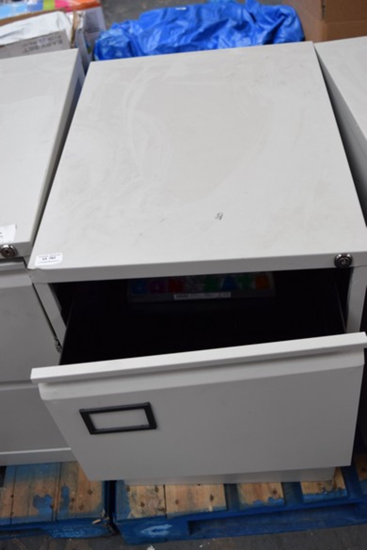 1 x 2-DRAWER A4 FILING CABINET RRP £60 13.06.17 *PLEASE NOTE THAT THE BID PRICE IS MULTIPLIED BY THE