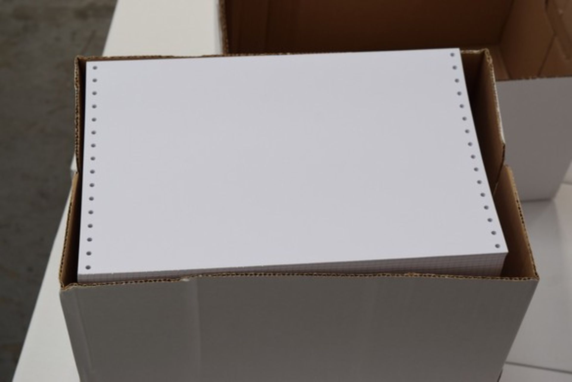 2 x BOXES OF TOP LIST 8 X 305MM PLAIN COMPUTER LISTING PAPER RRP £5 A BOX 10.08.17 (P41) *PLEASE