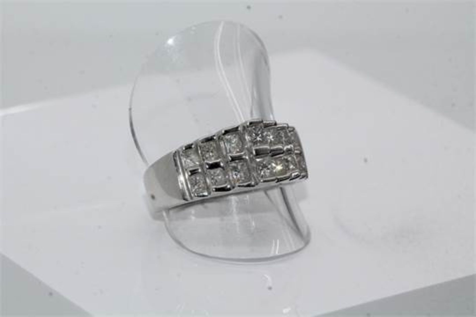 **£2995** BOXED 18K WHITE GOLD UNISEX APPROX 2CT PRINCESS CUT DIAMOND RING, STONES VERY BRIGHT AND - Image 2 of 3