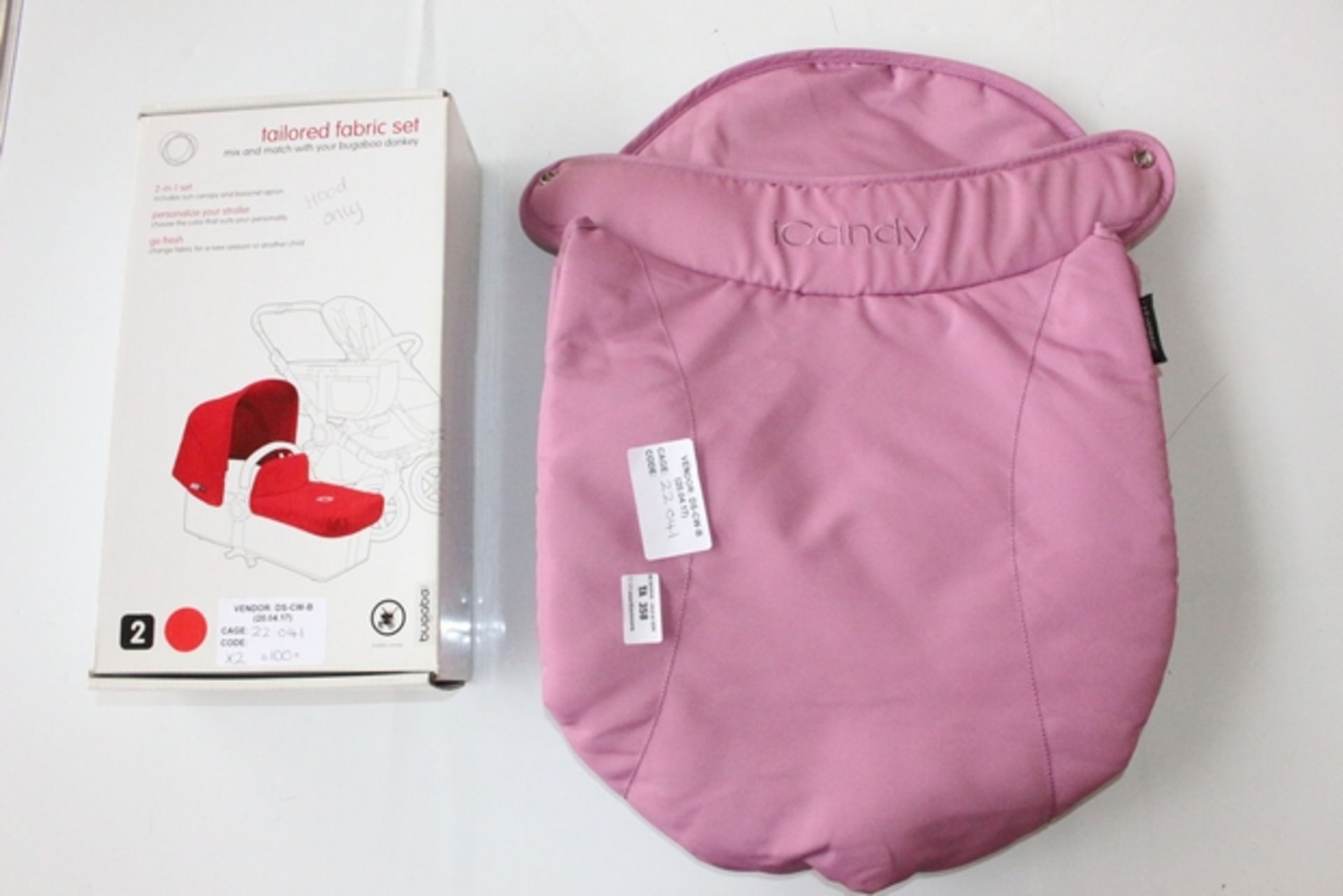 1X LOT TO CONTAIN 2 ITEMS TO INCLUDE A BUGGA BOO HOOD AND AN I CANDY PRAM INSERT (DS-CW-B) (22.041)