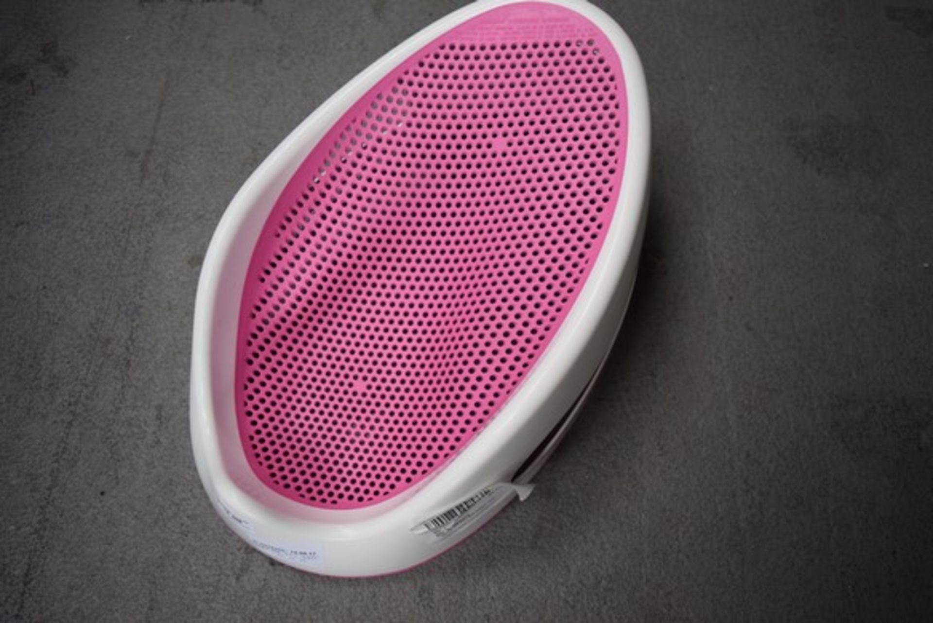 1 x ANGEL CARE SOFT BABY BATH SUPPORT IN PINK RRP £20 14.08.17 *PLEASE NOTE THAT THE BID PRICE IS