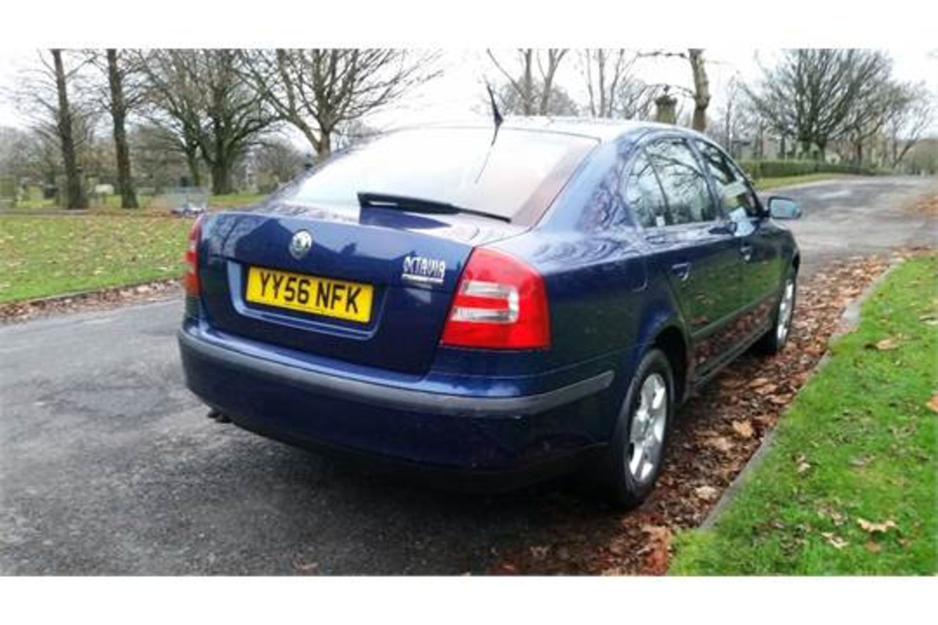 SKODA, OCTAVIA AMBIENTE, YY56 NFK, 2-0 LTR TDI, DIESEL, AUTOMATIC DSG, 4 DOOR HATCH, 27.11.2006, - Image 6 of 15