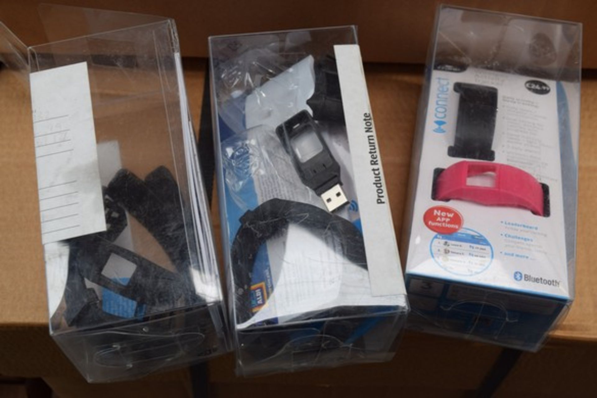 3 x BOXED CREAM WIRELESS ACTIVITY TRACKERS RRP £25 EACH 15.08.17 *PLEASE NOTE THAT THE BID PRICE