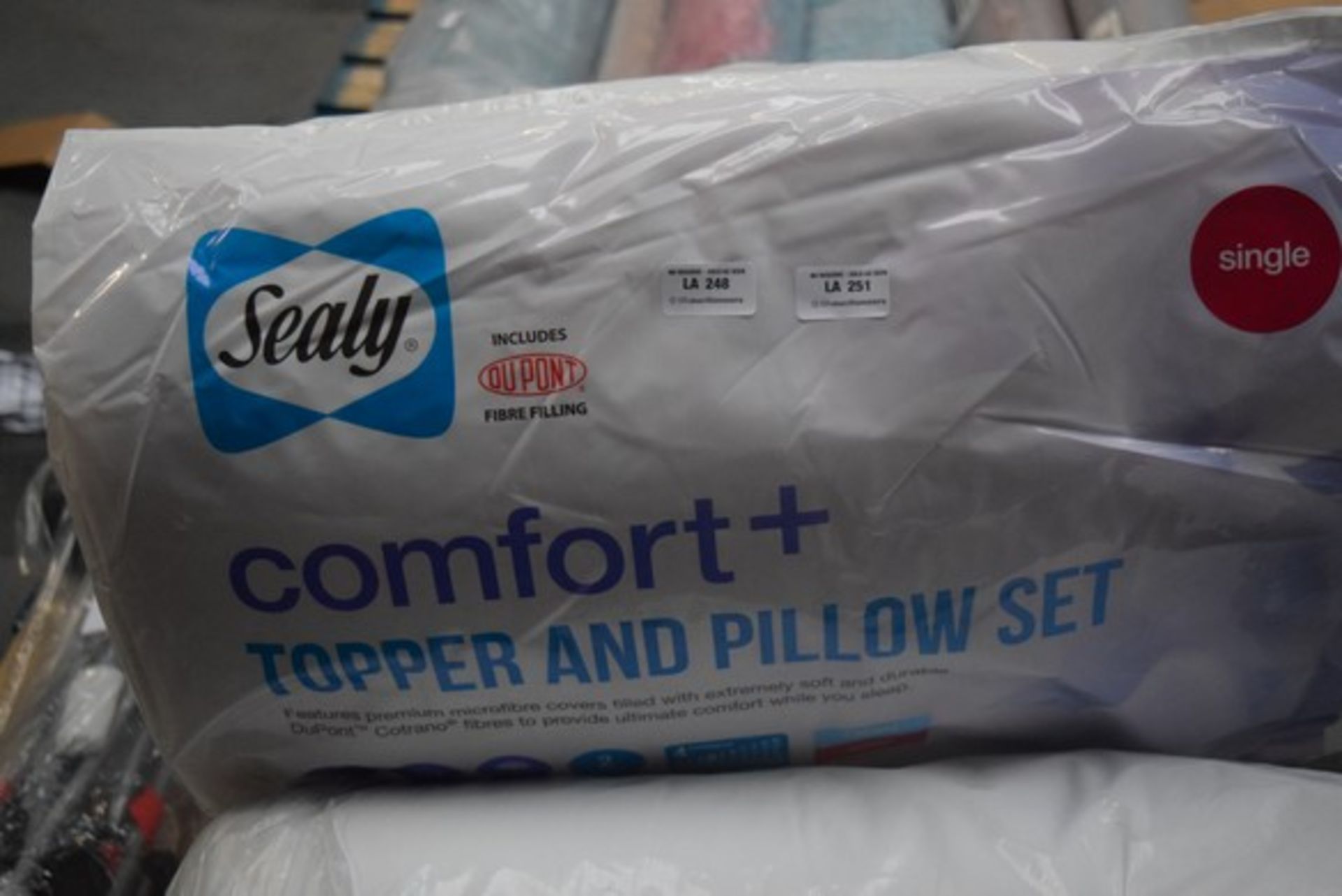 1 x MANUFACTURED SEALED SEALY SINGLE COMFORT PLUS TOPPER AND PILLOW SET RRP £9.99 *PLEASE NOTE