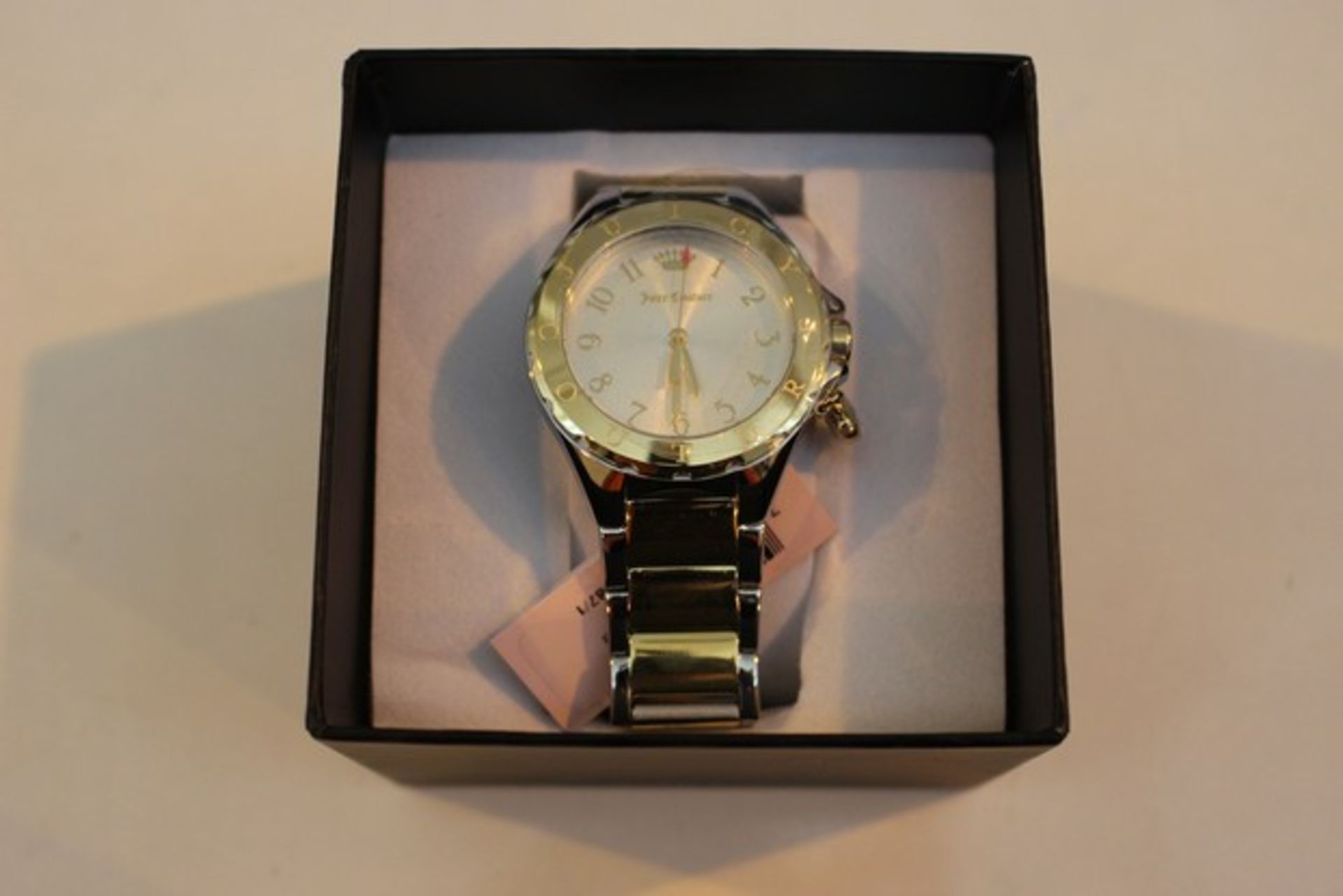 1X BOXED BRAND NEW LADIES JUICY COUTURE FANCY DESIGN WRIST WATCH WITH 2 YEARS INTERNATIONAL WARRANTY