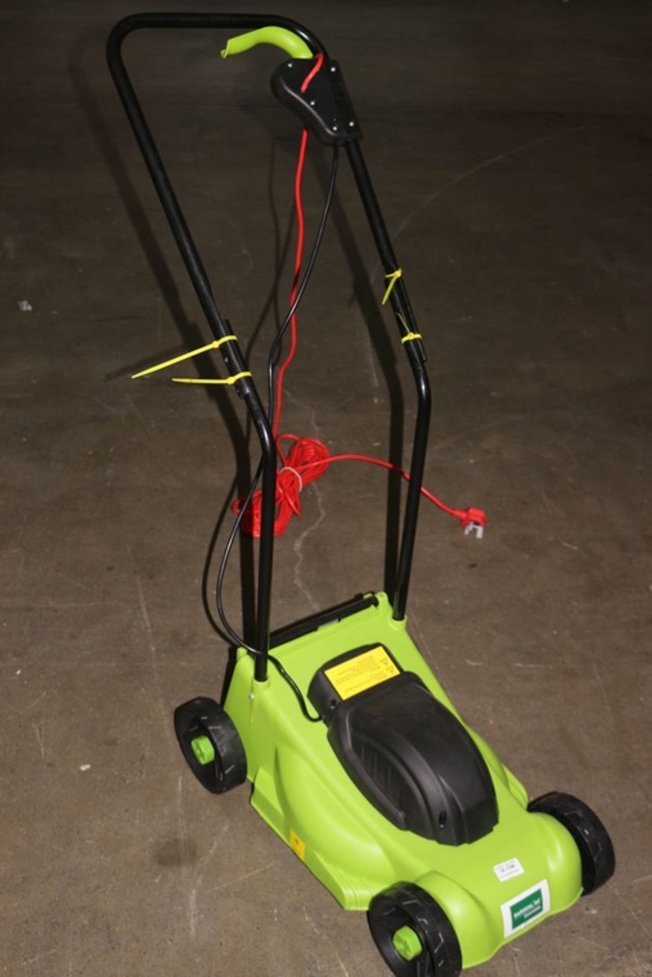1 x GARDEN LINE 1000W LAWN MOWER (14.09.17) *PLEASE NOTE THAT THE BID PRICE IS MULTIPLIED BY THE