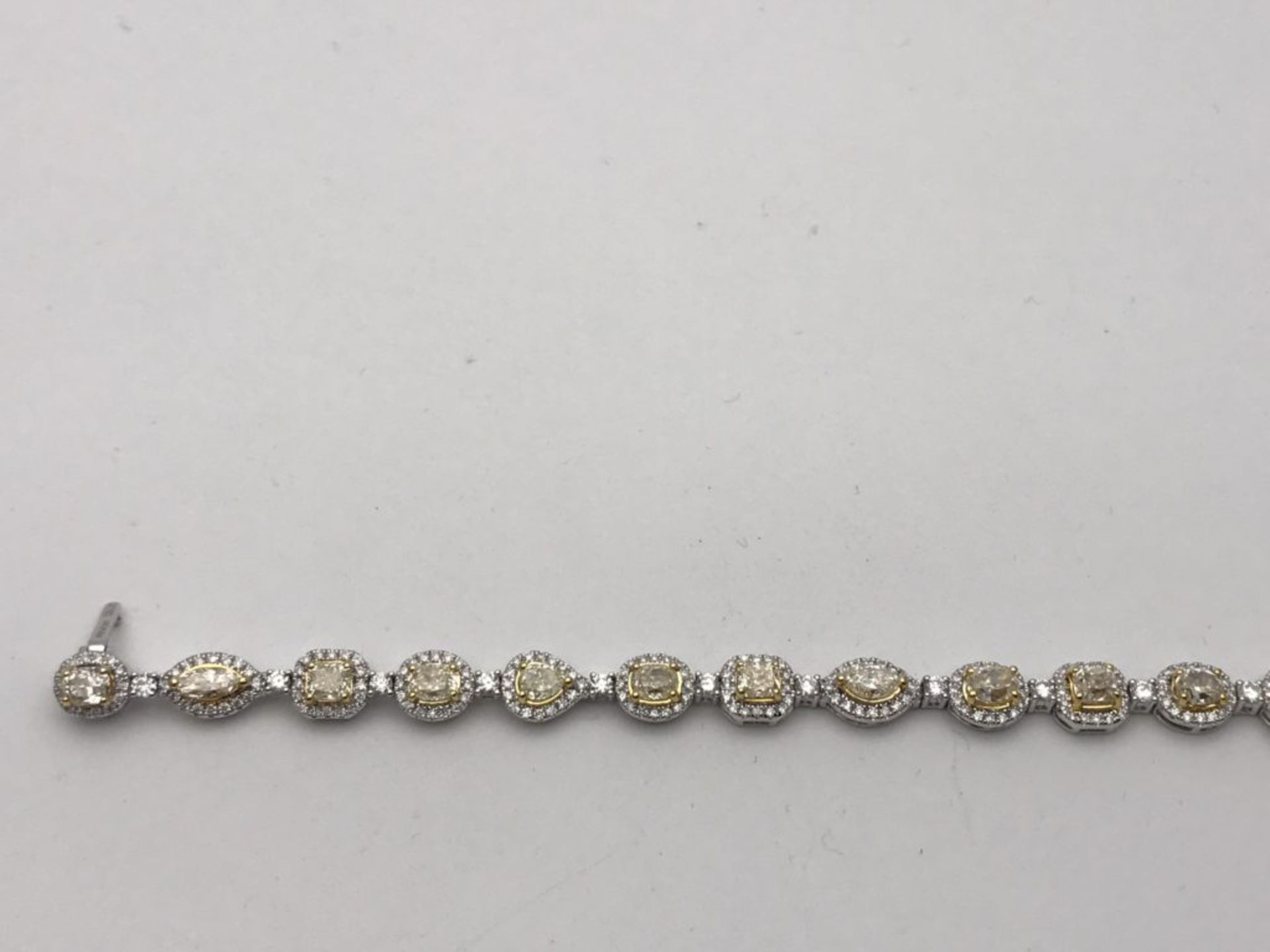 7.14CT FANCY YELLOW DIAMOND HALO SET BRACELET SET IN 18CT WHITE GOLD - Image 5 of 5