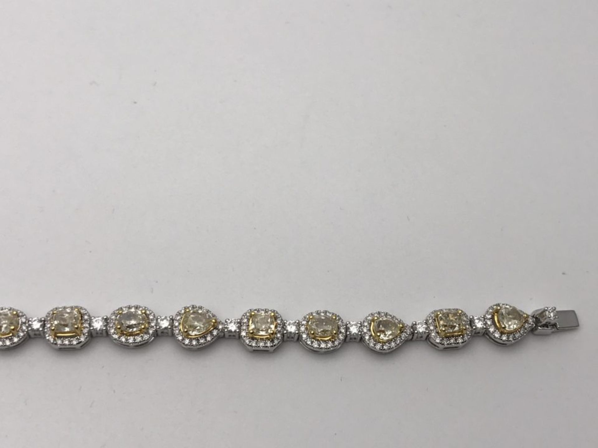 7.14CT FANCY YELLOW DIAMOND HALO SET BRACELET SET IN 18CT WHITE GOLD - Image 4 of 5