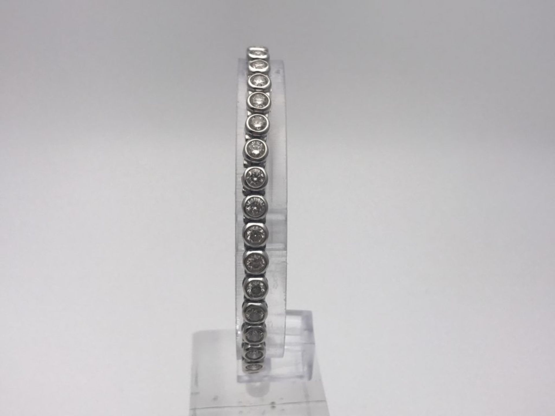 ***£17,995.00*** 6.04CT J-K/SI BRILLIANT ROUND DIAMOND RUB OVER SETTING BRACELET - Image 3 of 4