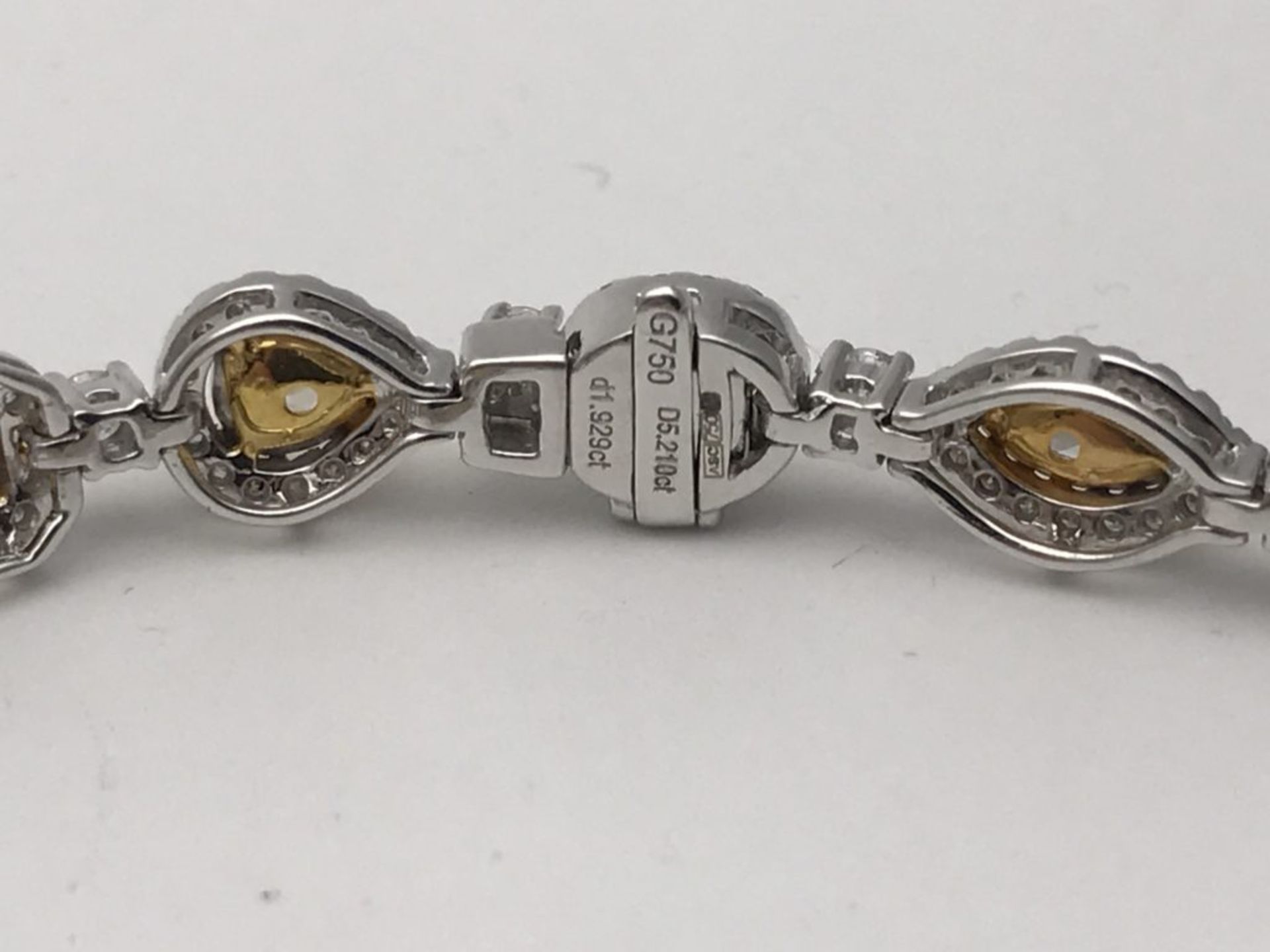 7.14CT FANCY YELLOW DIAMOND HALO SET BRACELET SET IN 18CT WHITE GOLD - Image 2 of 5